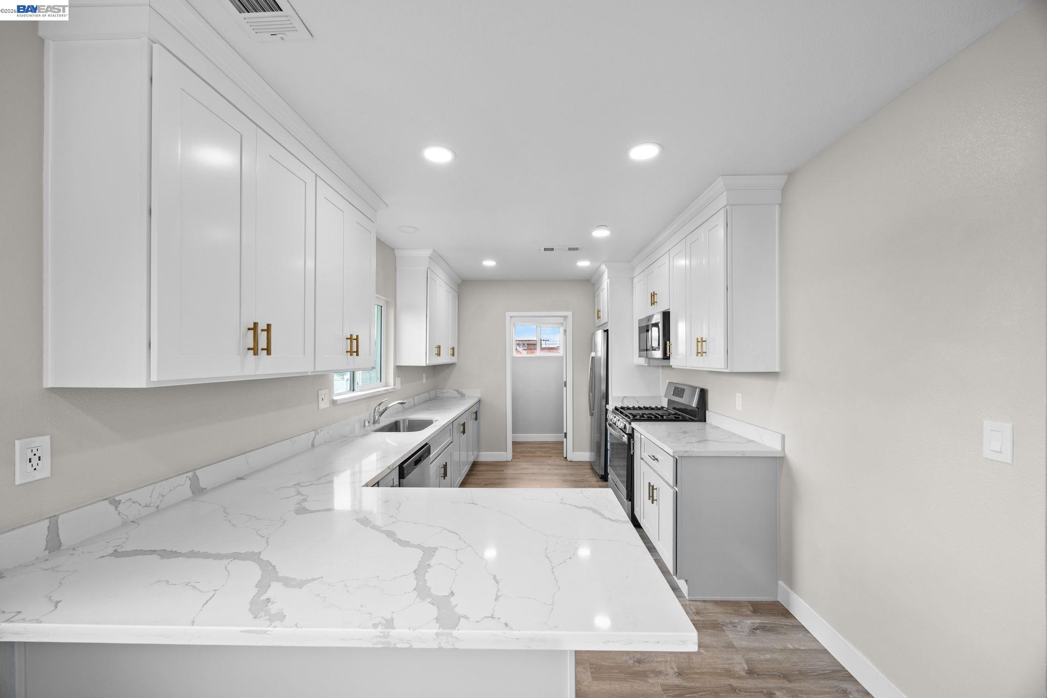 Detail Gallery Image 24 of 43 For 47 N 2nd, Rio Vista,  CA 94571 - 8 Beds | 4 Baths