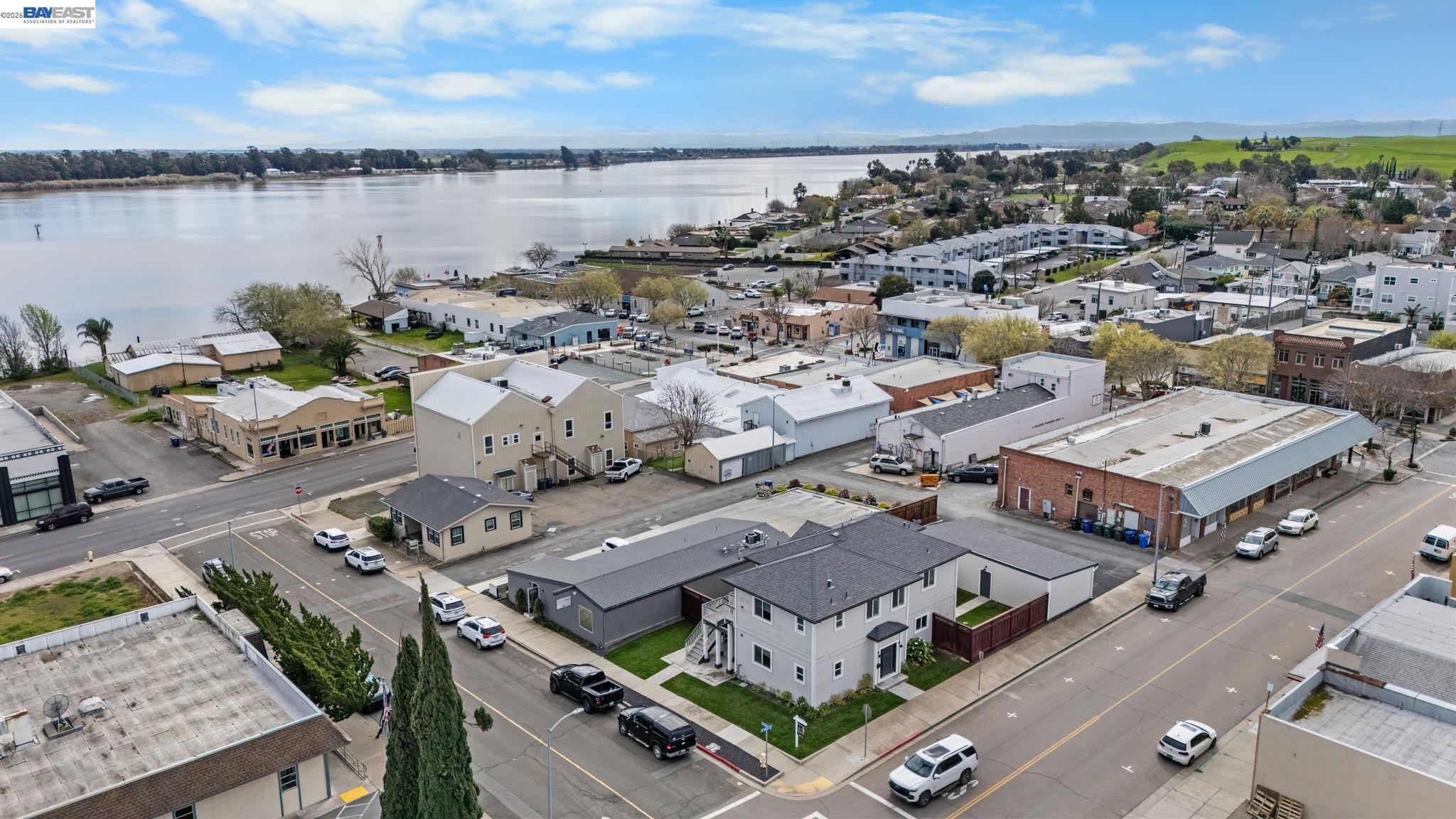 Detail Gallery Image 4 of 43 For 47 N 2nd, Rio Vista,  CA 94571 - 8 Beds | 4 Baths