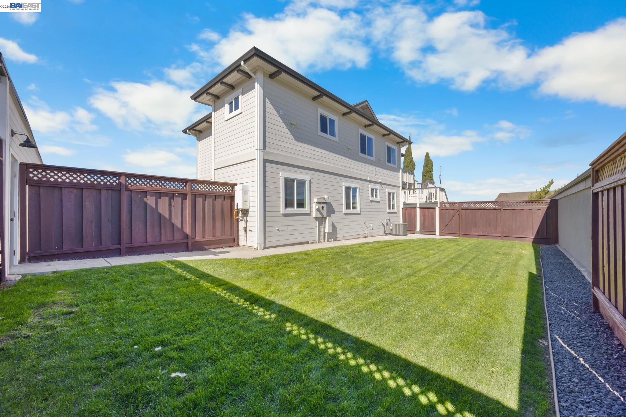 Detail Gallery Image 7 of 43 For 47 N 2nd, Rio Vista,  CA 94571 - 8 Beds | 4 Baths