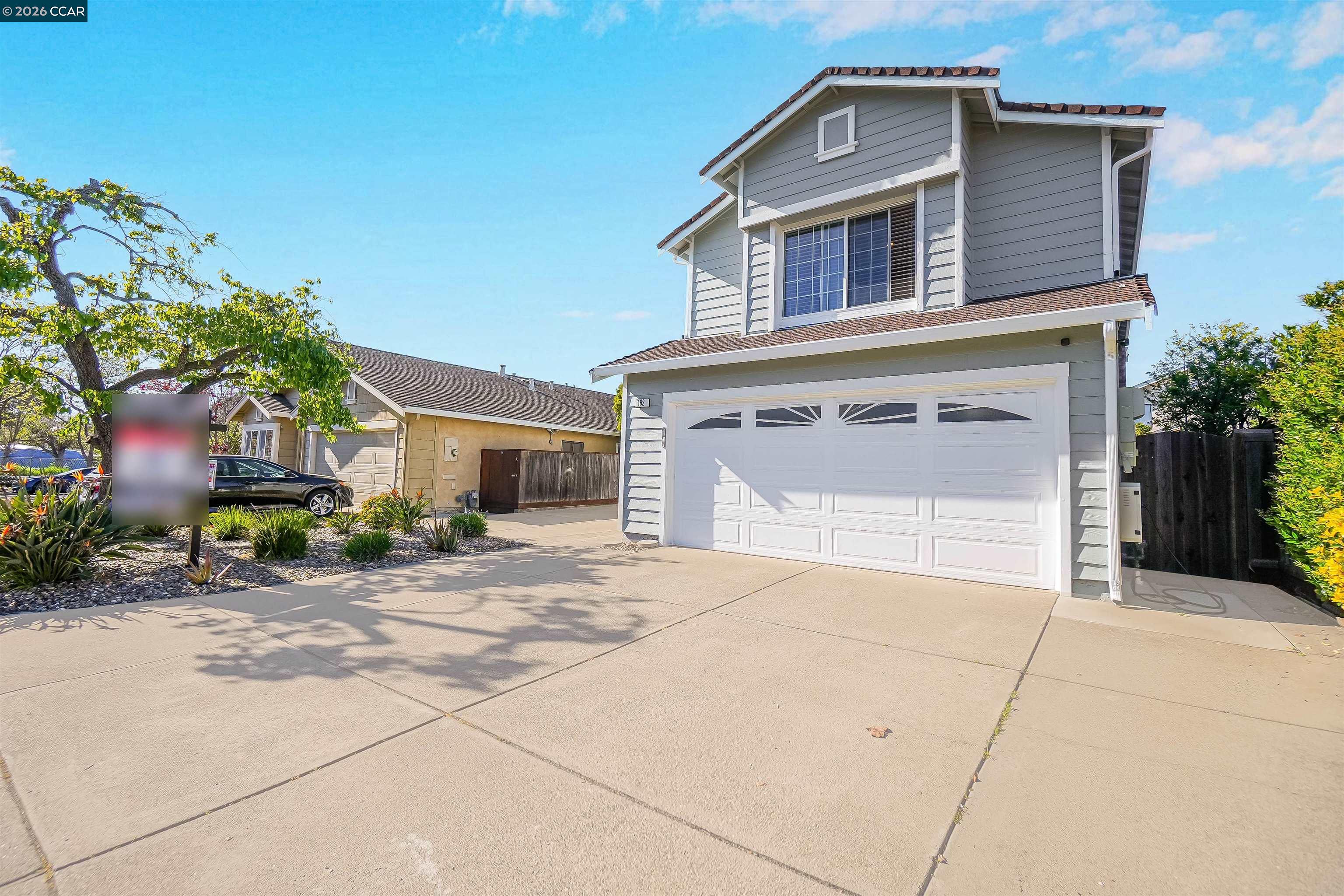 Detail Gallery Image 3 of 59 For 162 Woodfield, Hercules,  CA 94547 - 5 Beds | 3 Baths