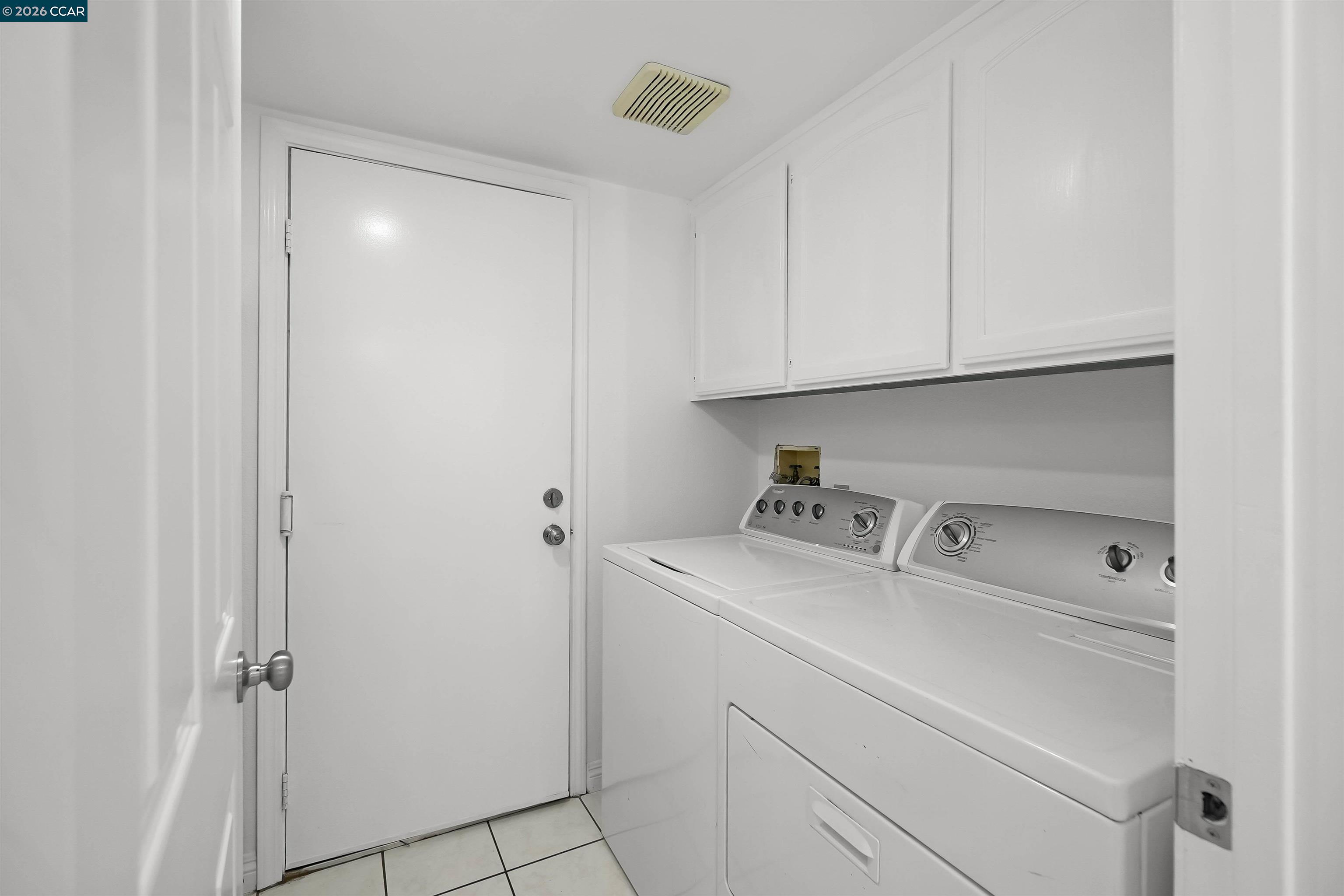 Detail Gallery Image 27 of 59 For 162 Woodfield, Hercules,  CA 94547 - 5 Beds | 3 Baths