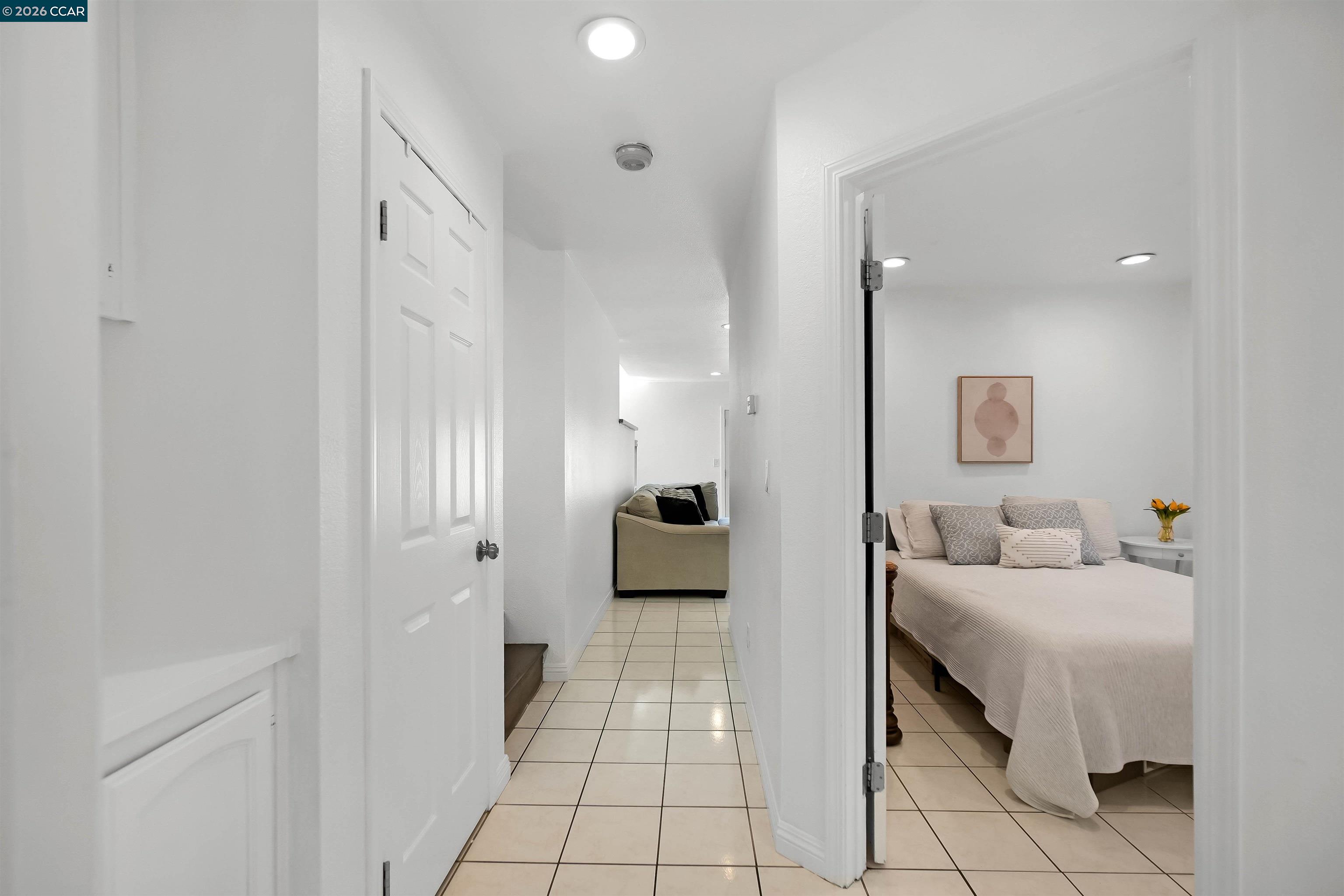 Detail Gallery Image 28 of 59 For 162 Woodfield, Hercules,  CA 94547 - 5 Beds | 3 Baths