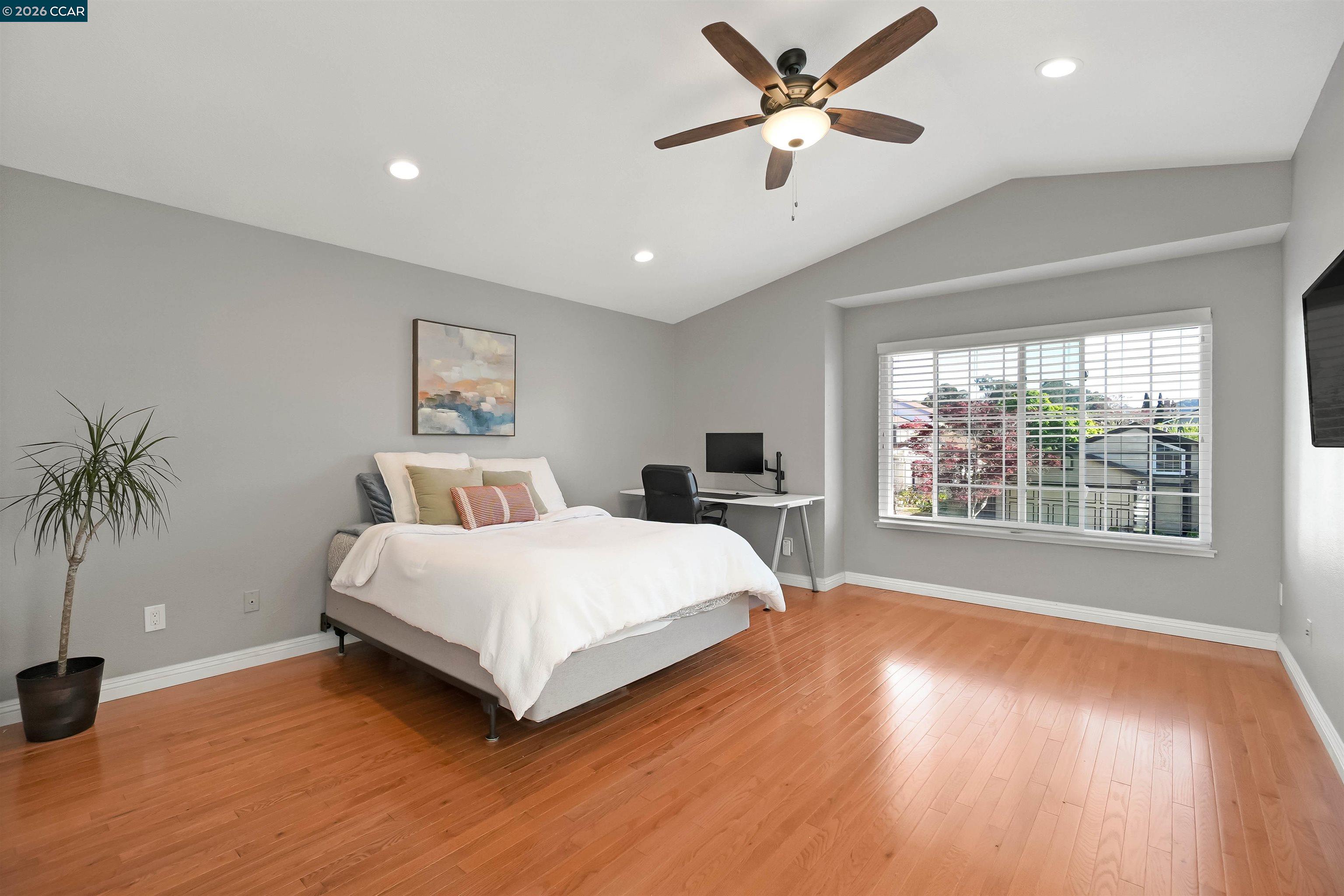 Detail Gallery Image 32 of 59 For 162 Woodfield, Hercules,  CA 94547 - 5 Beds | 3 Baths