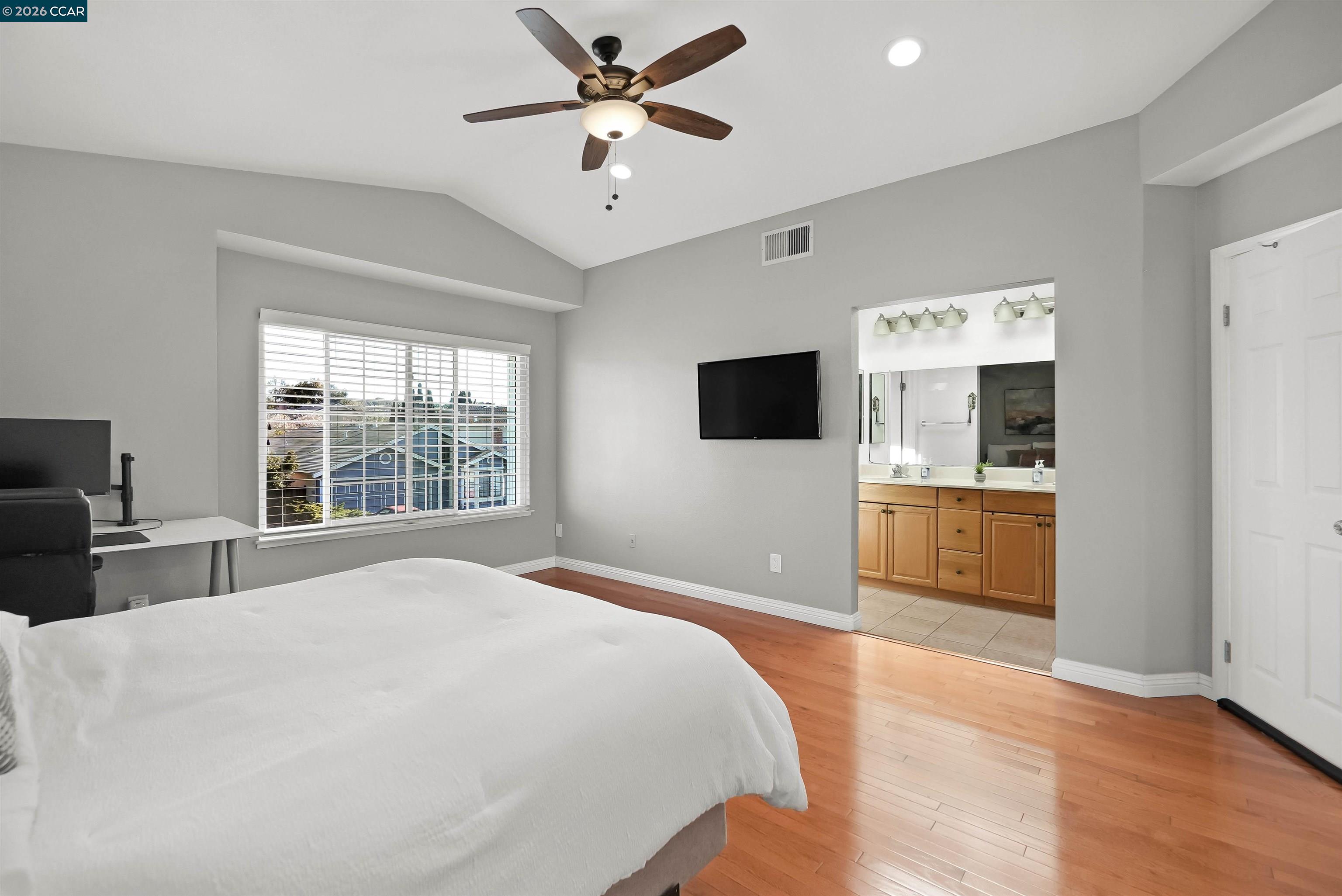 Detail Gallery Image 34 of 59 For 162 Woodfield, Hercules,  CA 94547 - 5 Beds | 3 Baths