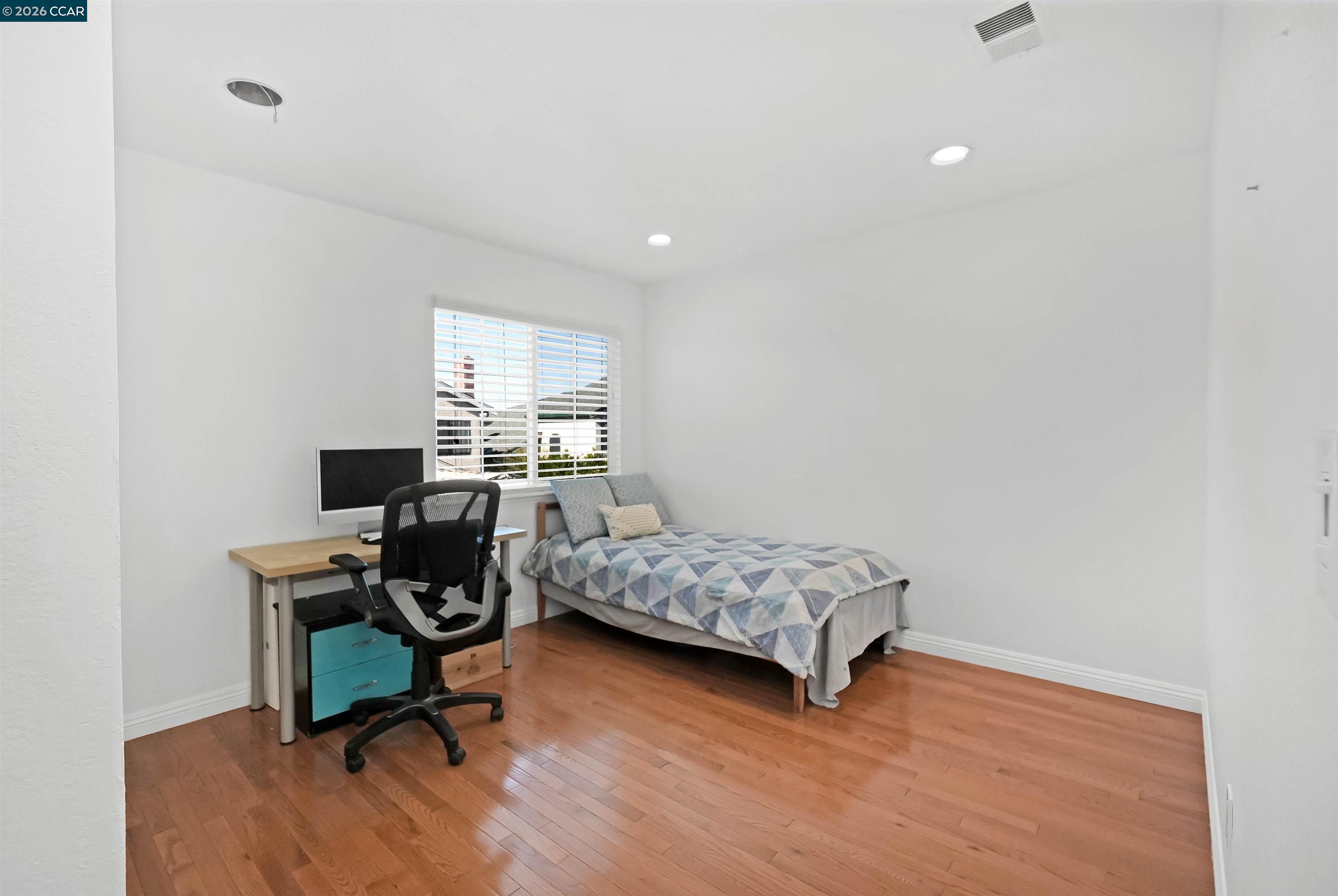 Detail Gallery Image 38 of 59 For 162 Woodfield, Hercules,  CA 94547 - 5 Beds | 3 Baths