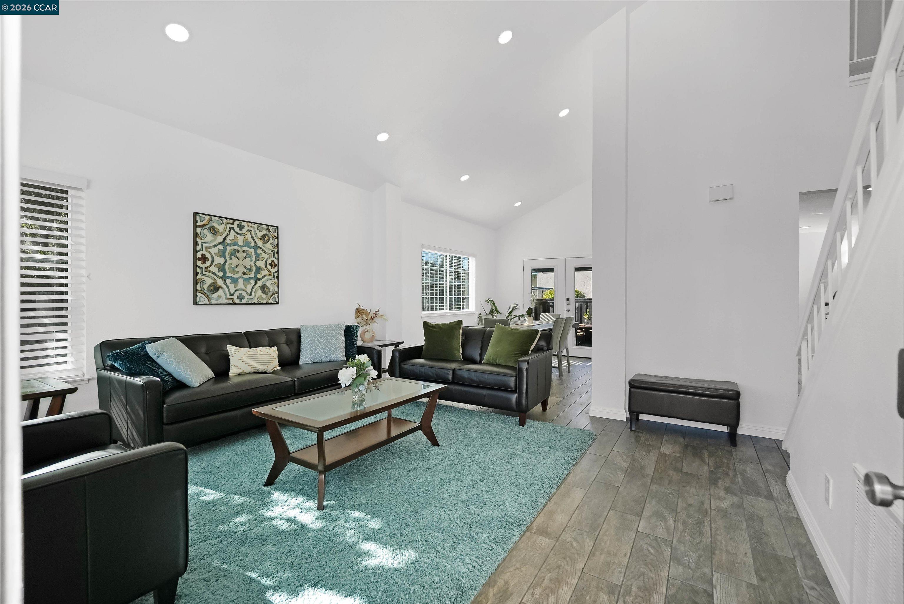 Detail Gallery Image 7 of 59 For 162 Woodfield, Hercules,  CA 94547 - 5 Beds | 3 Baths