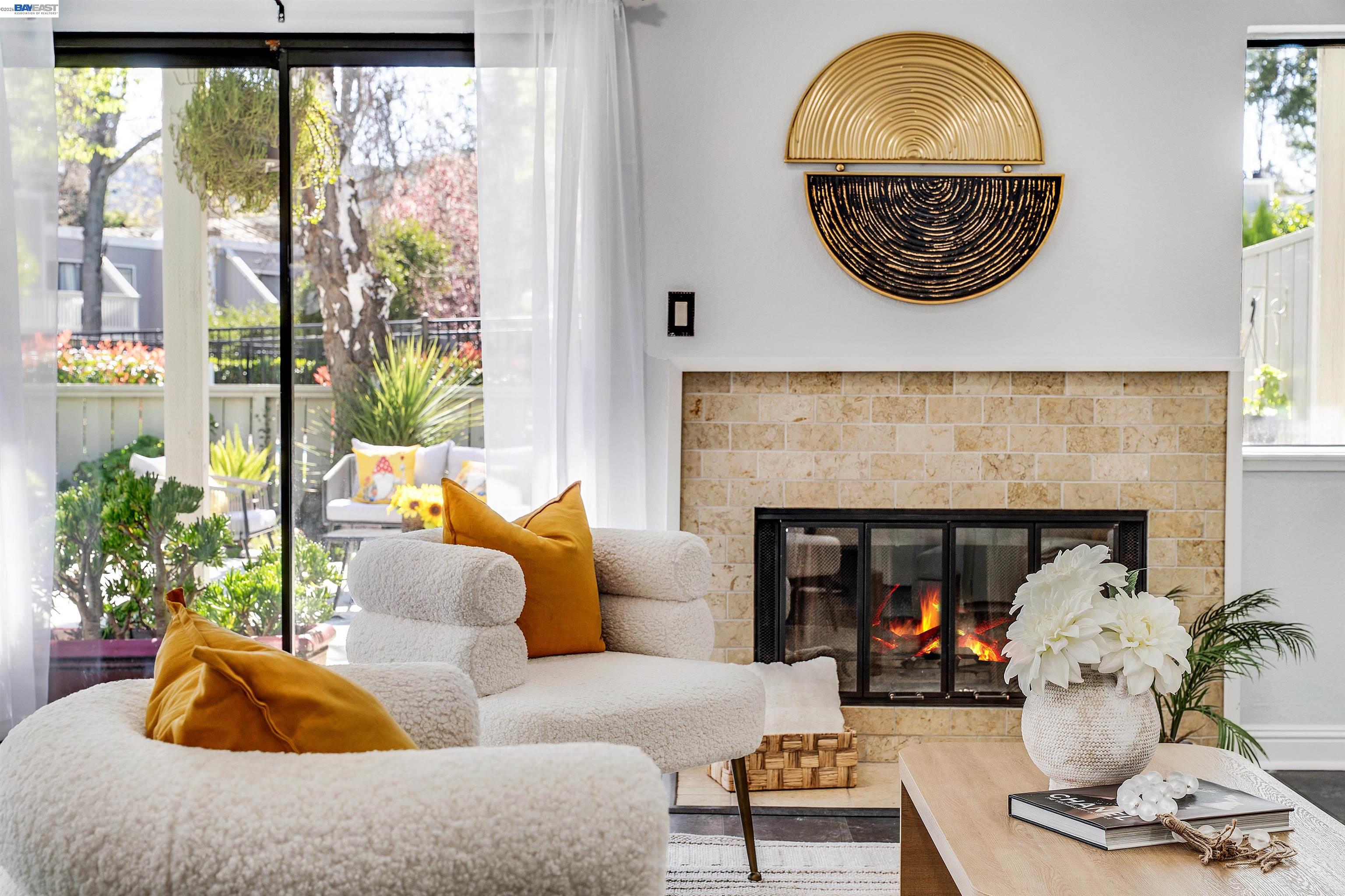 Detail Gallery Image 2 of 52 For 7332 Stonedale Dr, Pleasanton,  CA 94588 - 3 Beds | 2/1 Baths