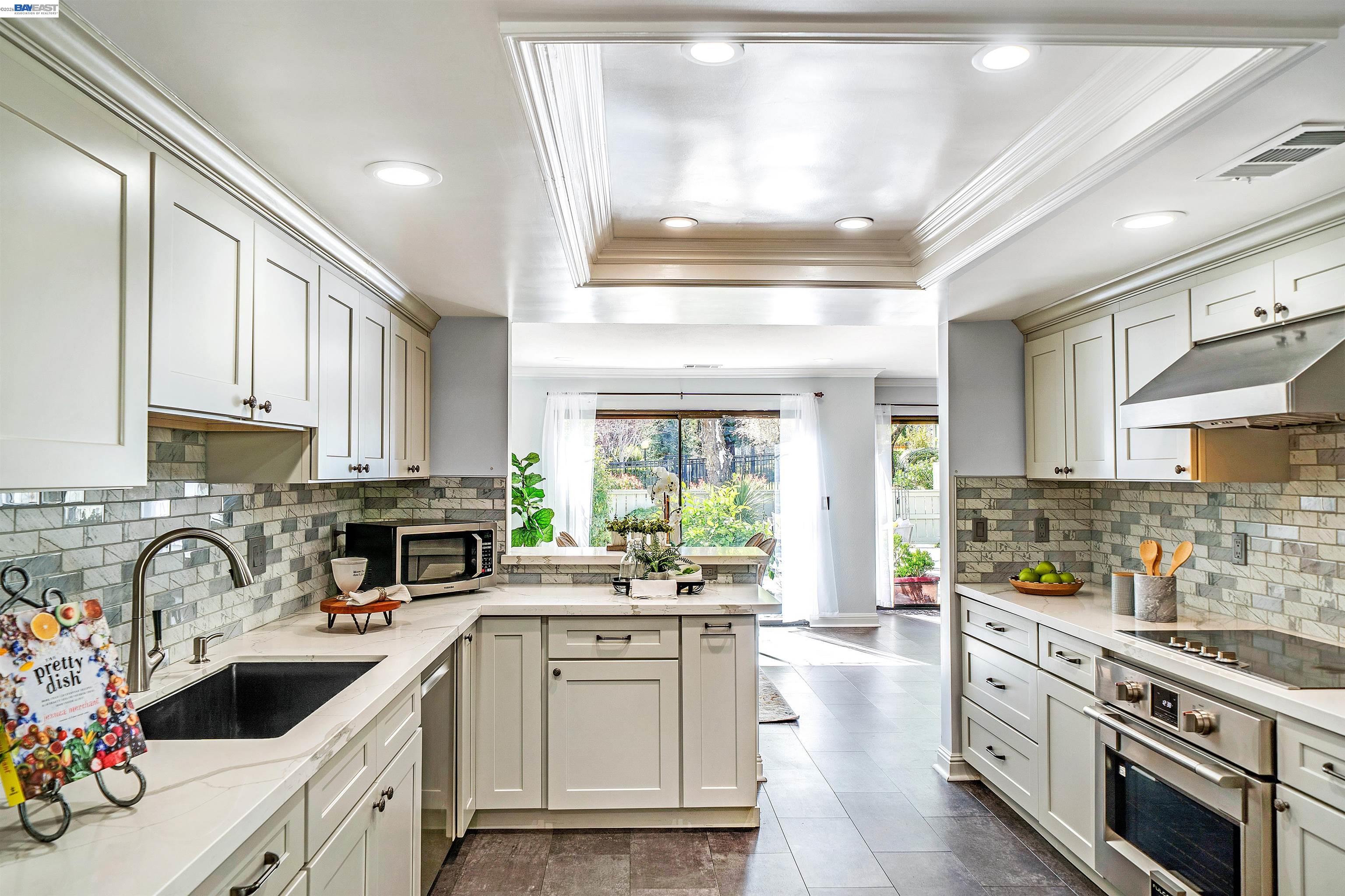 Detail Gallery Image 12 of 52 For 7332 Stonedale Dr, Pleasanton,  CA 94588 - 3 Beds | 2/1 Baths