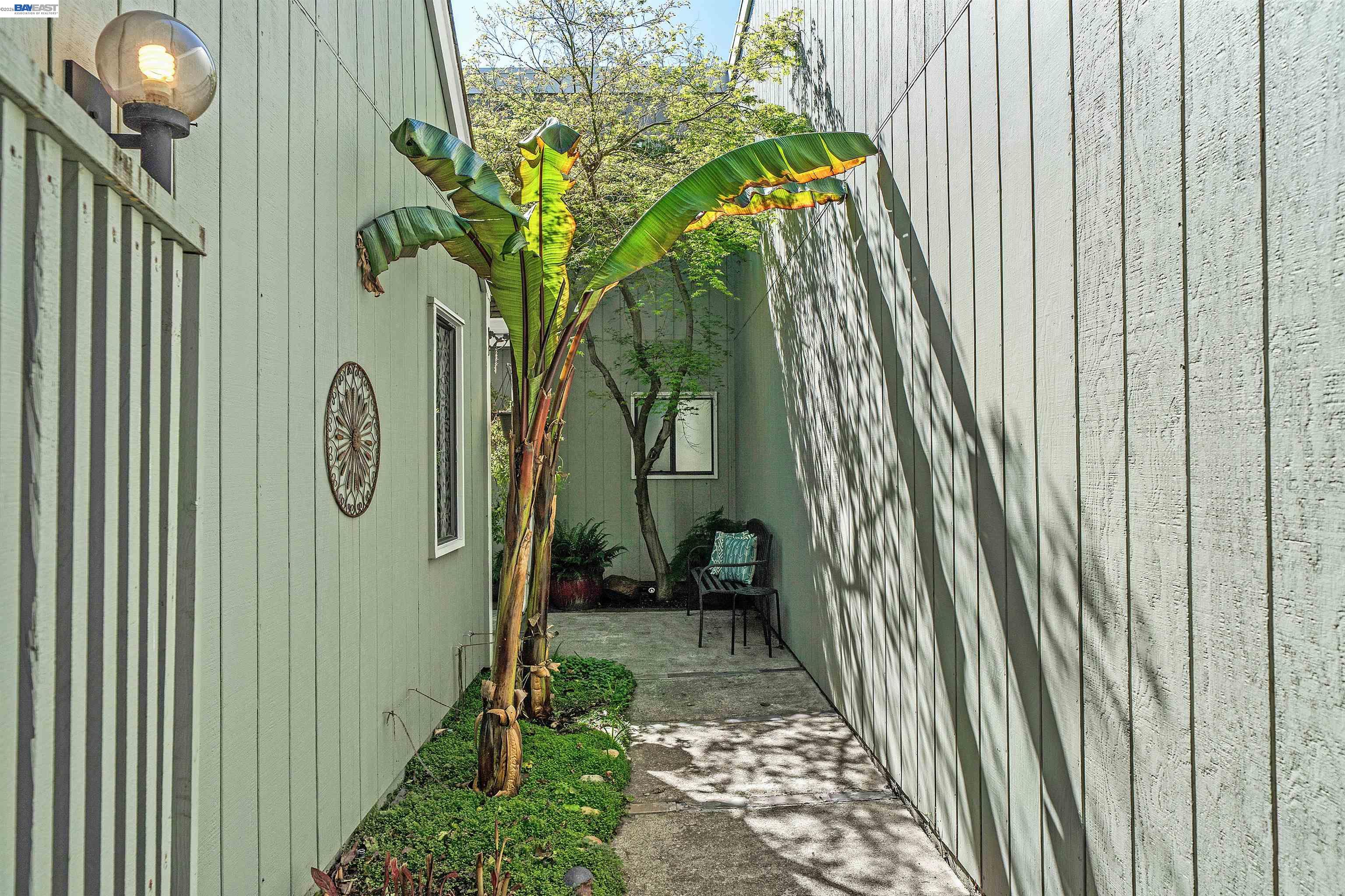 Detail Gallery Image 40 of 52 For 7332 Stonedale Dr, Pleasanton,  CA 94588 - 3 Beds | 2/1 Baths