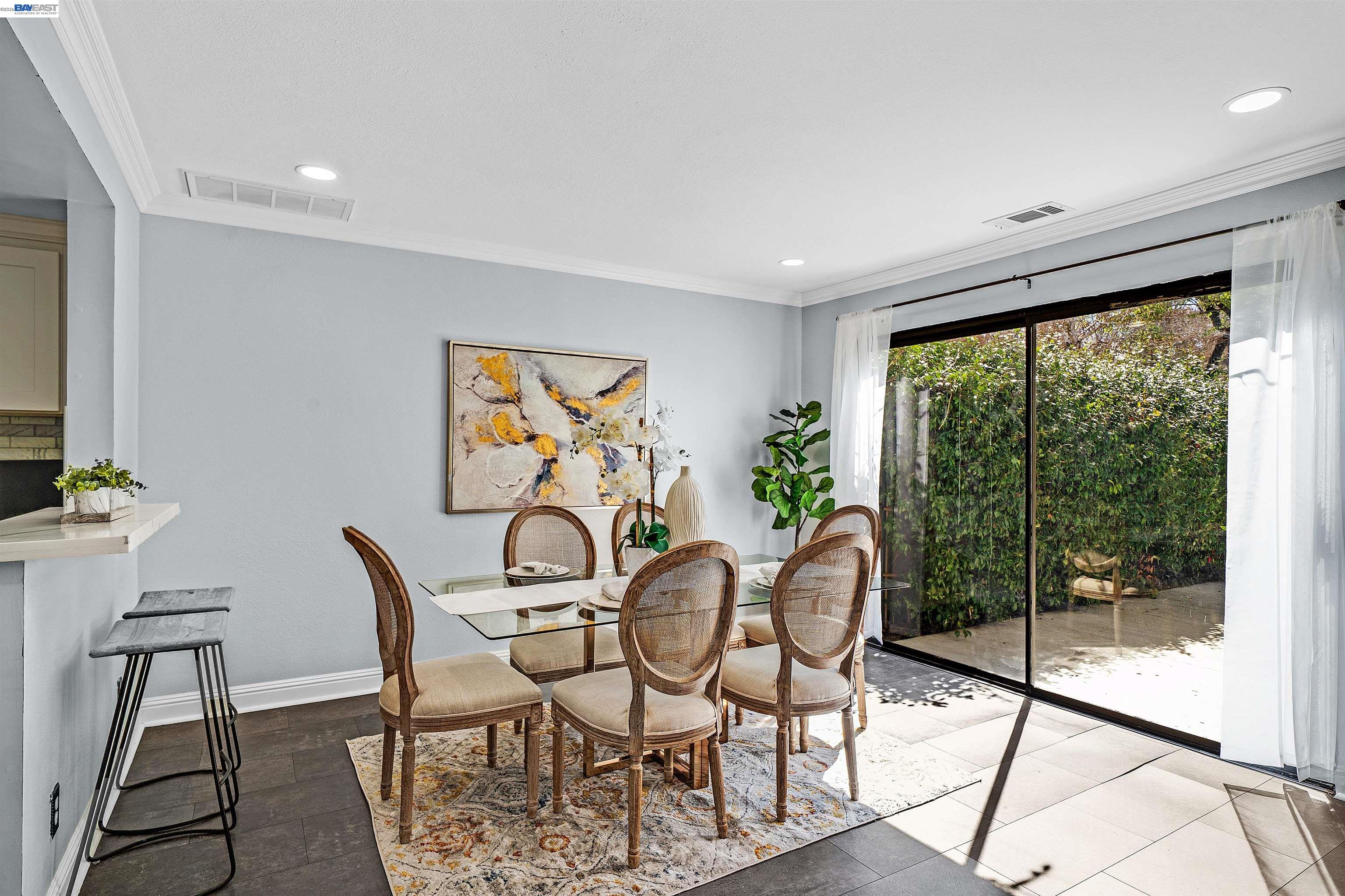 Detail Gallery Image 6 of 52 For 7332 Stonedale Dr, Pleasanton,  CA 94588 - 3 Beds | 2/1 Baths