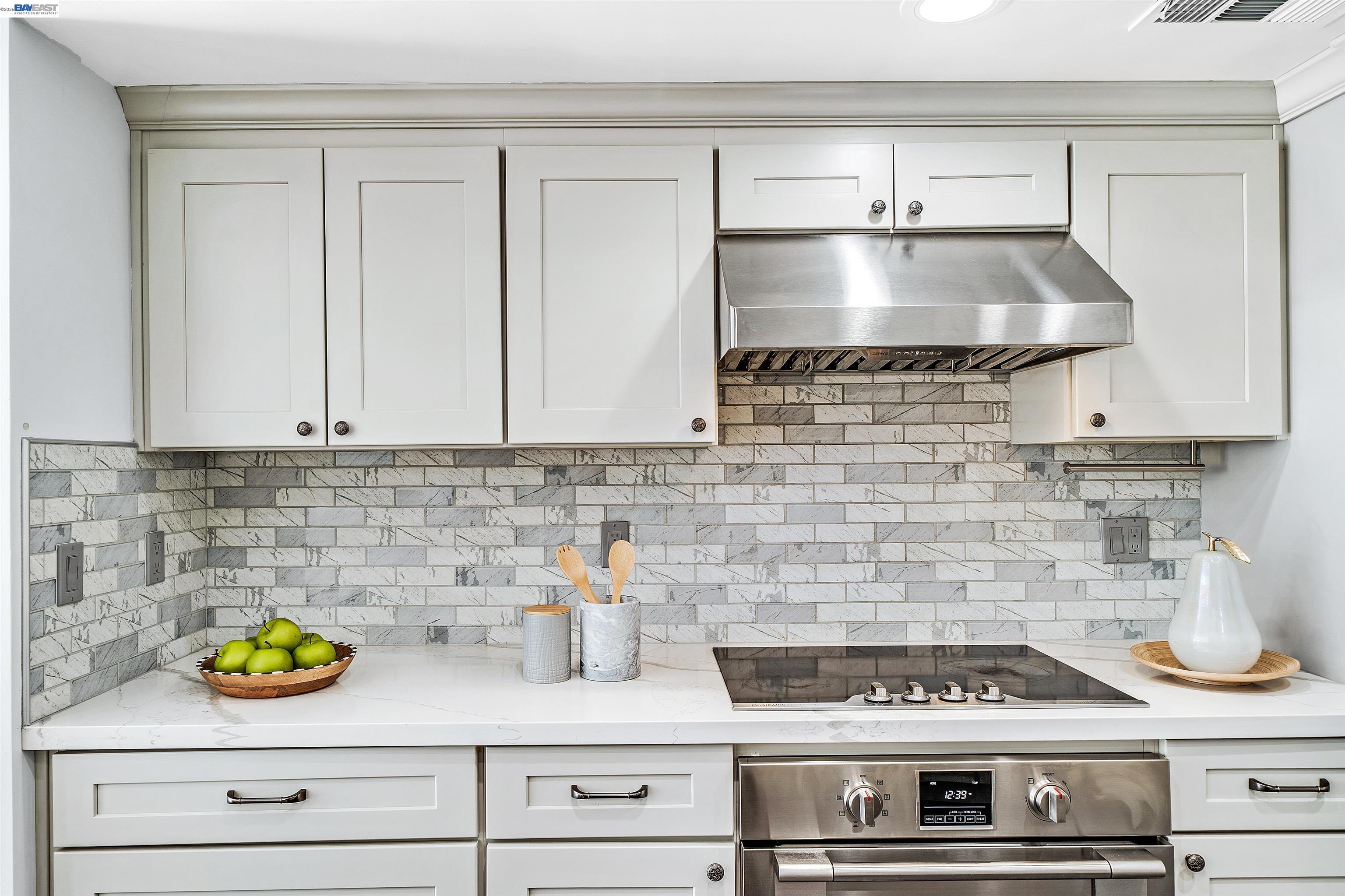 Detail Gallery Image 10 of 52 For 7332 Stonedale Dr, Pleasanton,  CA 94588 - 3 Beds | 2/1 Baths