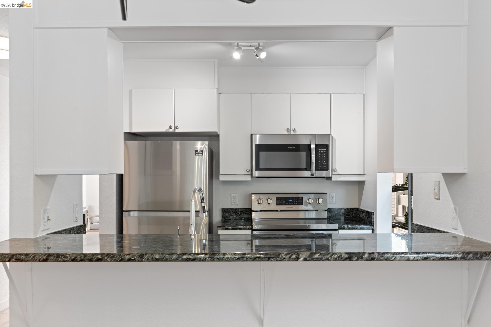 Photo #4: 41125885 Listing: Photo #4