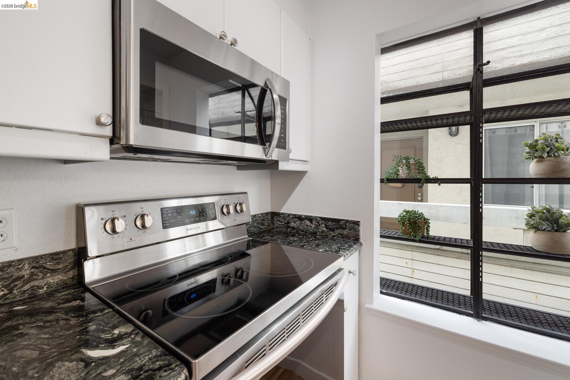 Photo #5: 41125885 Listing: Photo #5