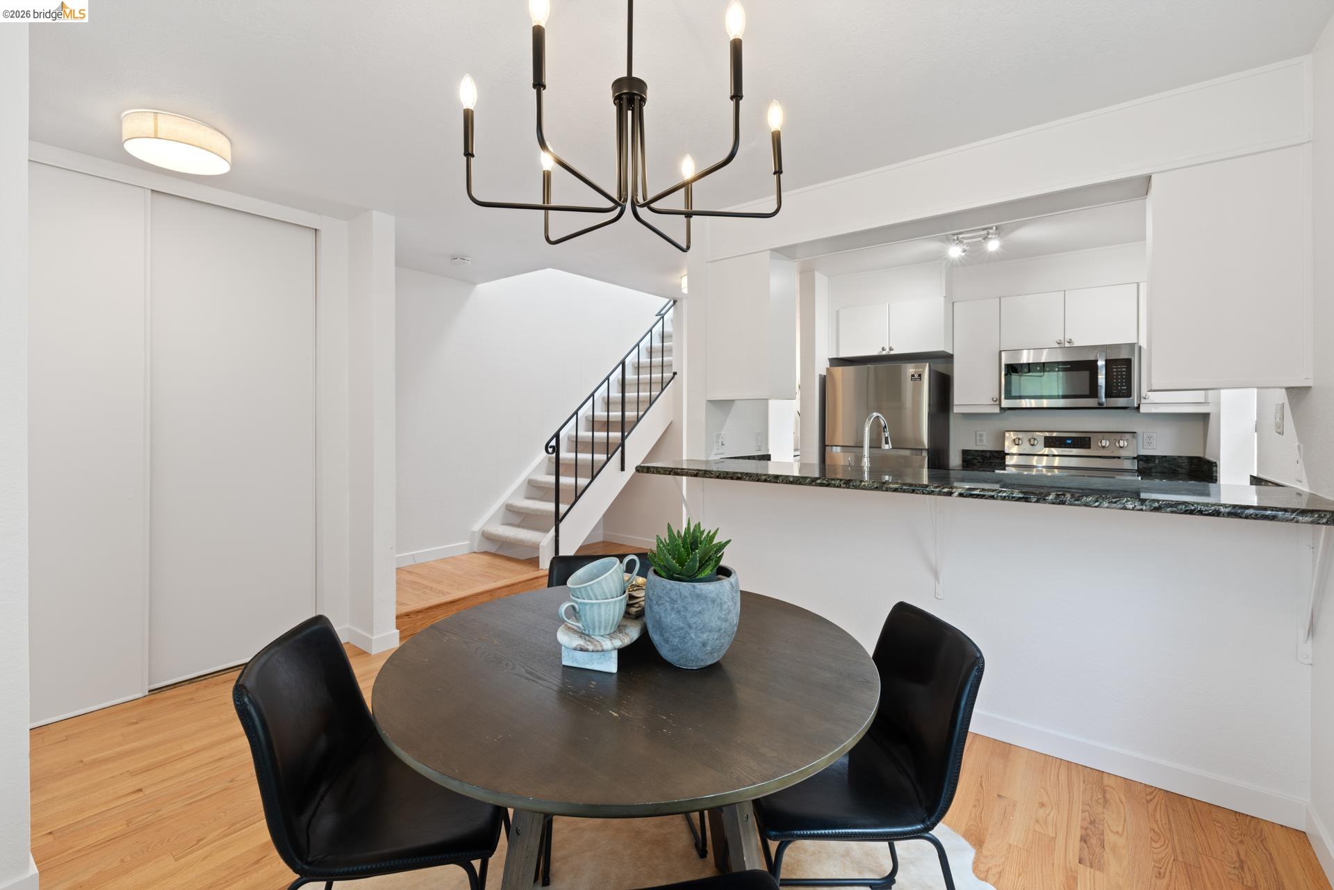 Photo #6: 41125885 Listing: Photo #6