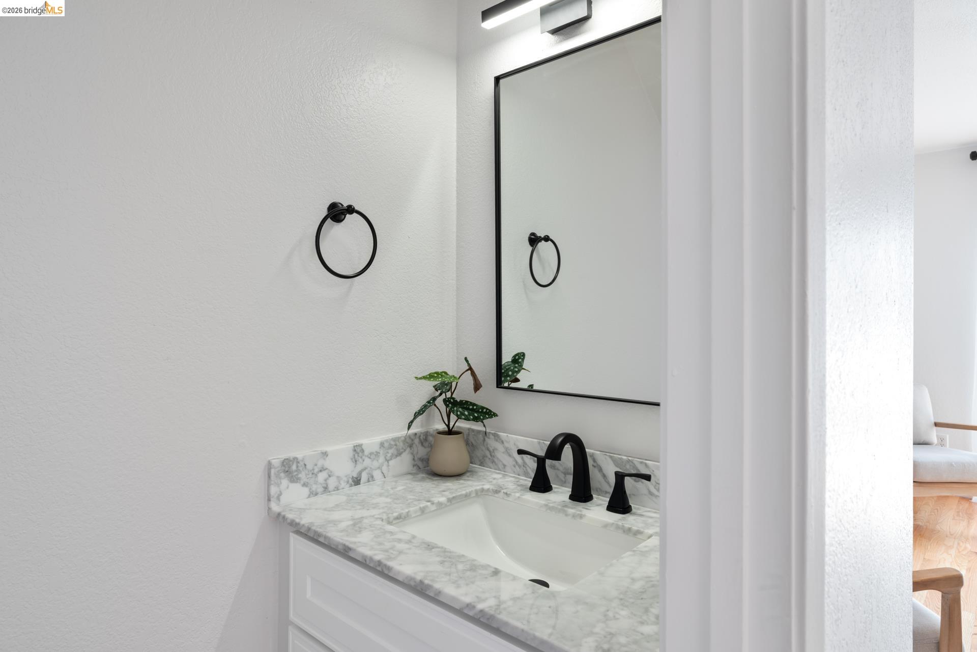 Photo #10: 41125885 Listing: Photo #10