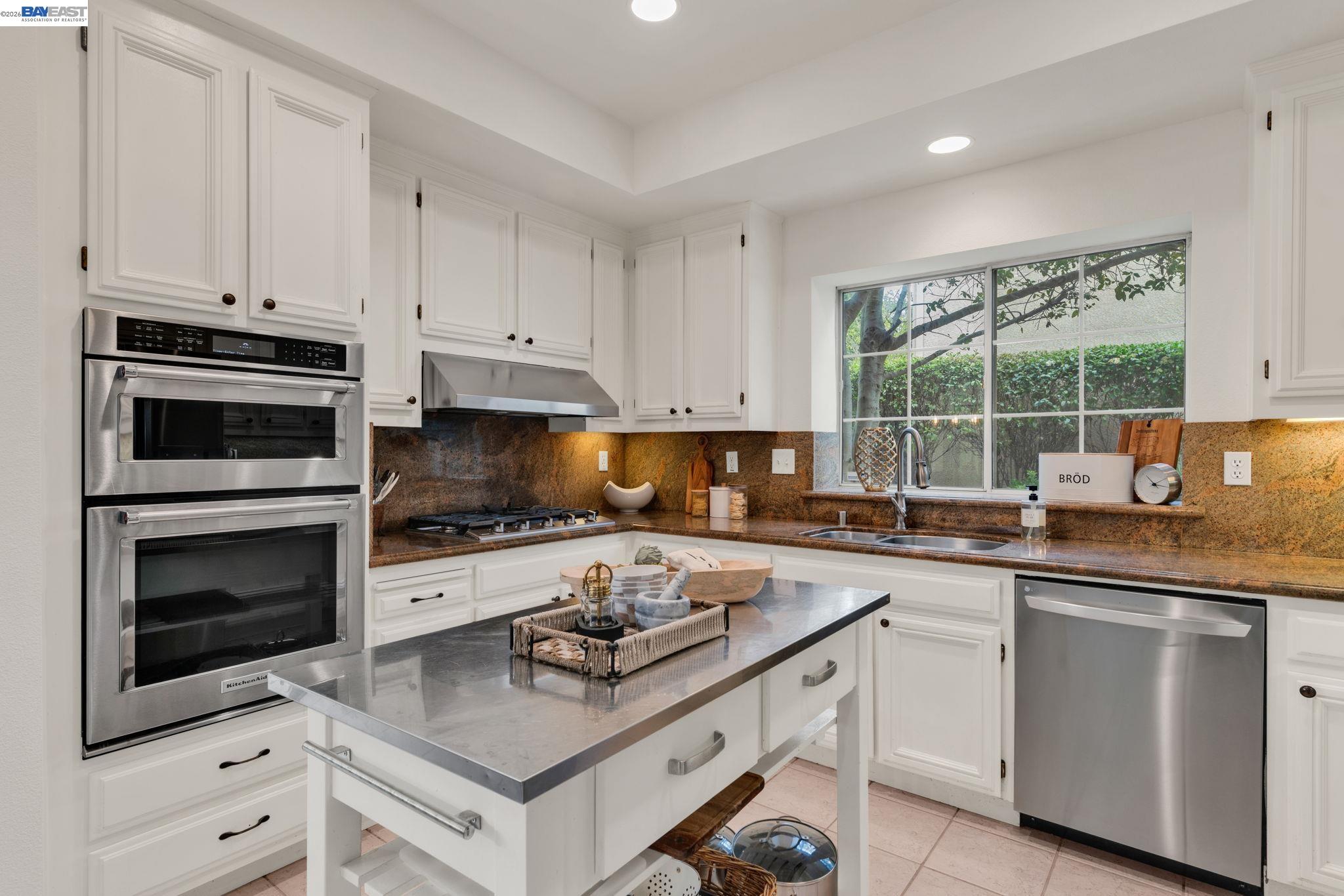 Detail Gallery Image 17 of 52 For 690 Glasgow Cir, Danville,  CA 94526 - 4 Beds | 2/1 Baths