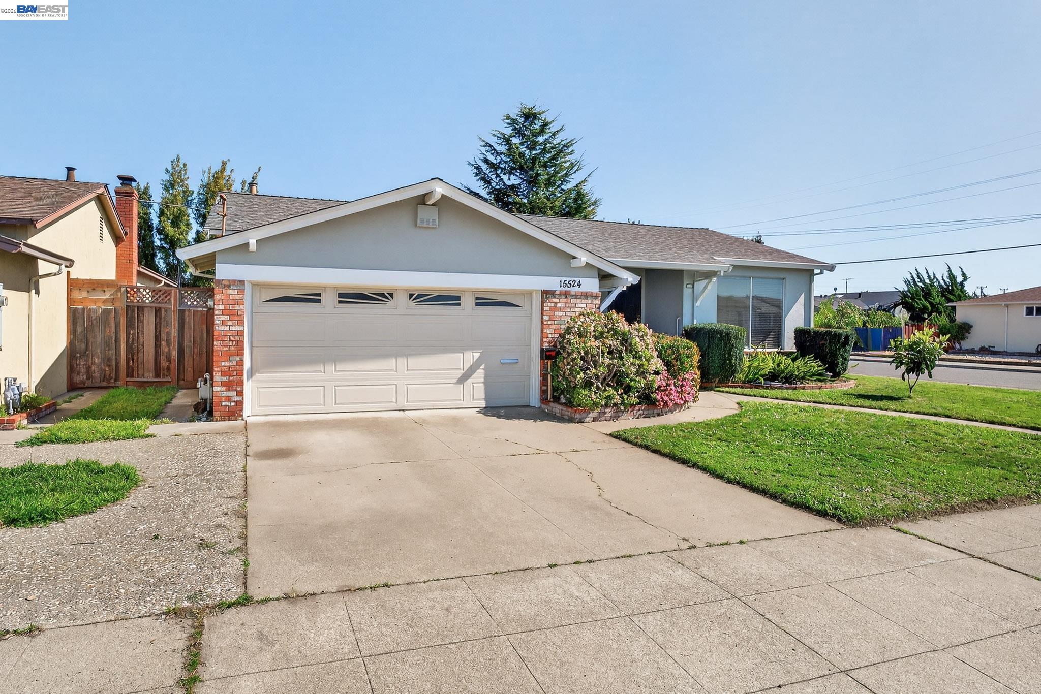 Detail Gallery Image 2 of 41 For 15524 Montreal St, San Leandro,  CA 94579 - 3 Beds | 2 Baths