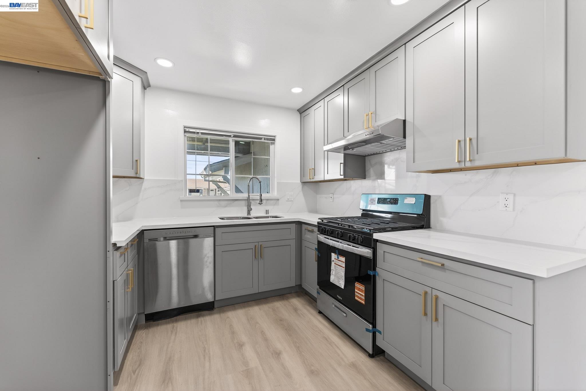 Detail Gallery Image 11 of 41 For 15524 Montreal St, San Leandro,  CA 94579 - 3 Beds | 2 Baths