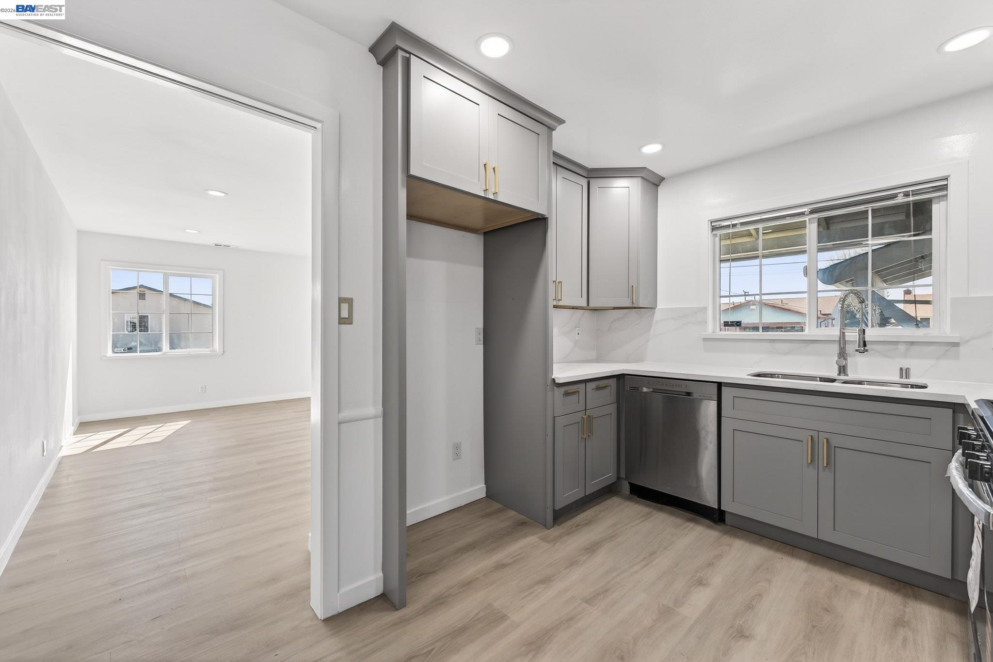 Detail Gallery Image 12 of 41 For 15524 Montreal St, San Leandro,  CA 94579 - 3 Beds | 2 Baths