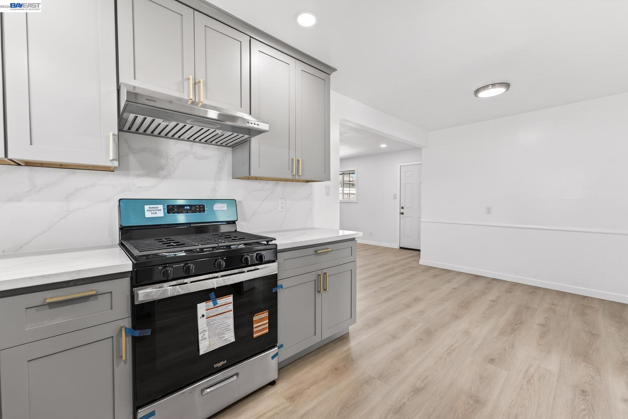 Detail Gallery Image 14 of 41 For 15524 Montreal St, San Leandro,  CA 94579 - 3 Beds | 2 Baths