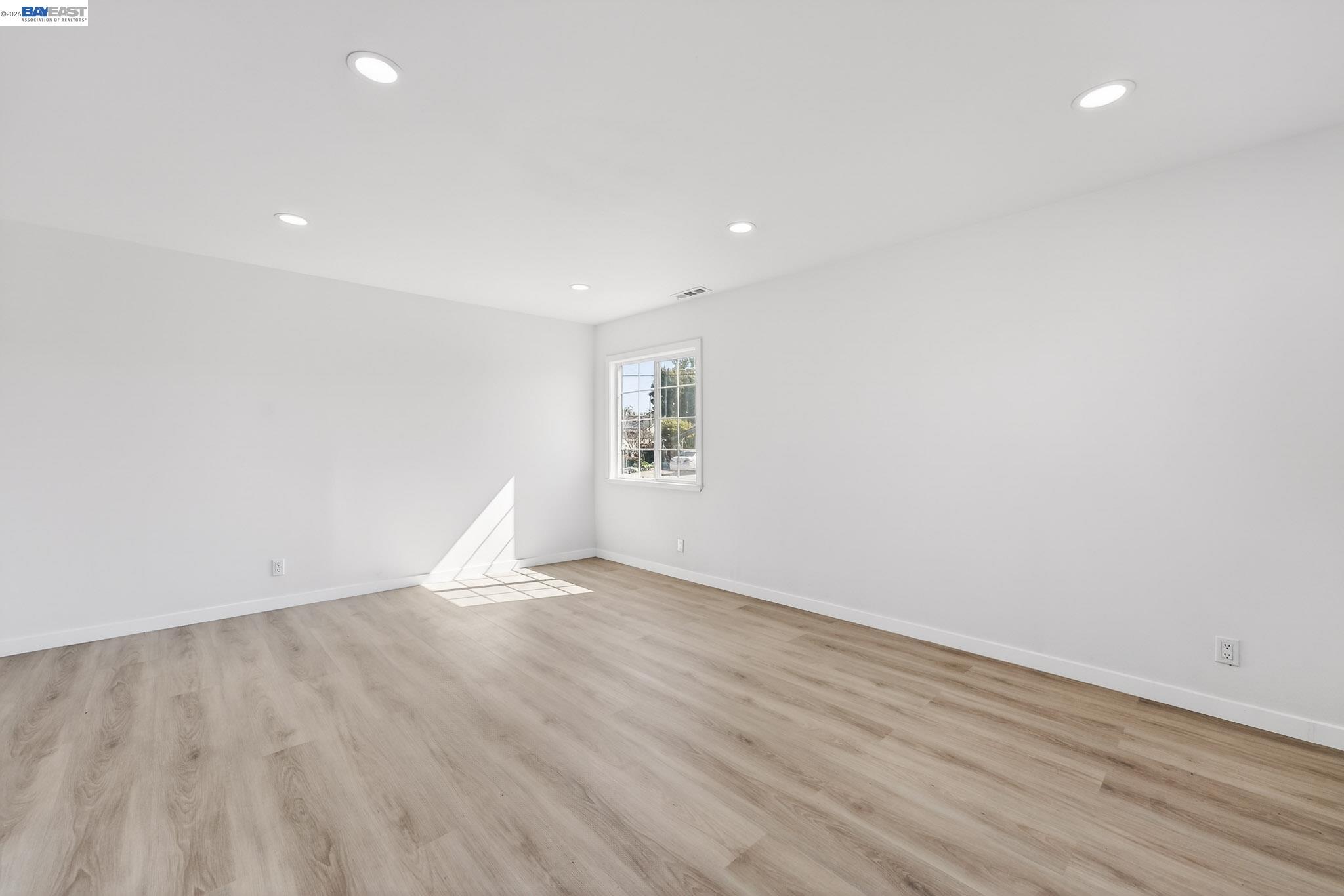 Detail Gallery Image 9 of 41 For 15524 Montreal St, San Leandro,  CA 94579 - 3 Beds | 2 Baths