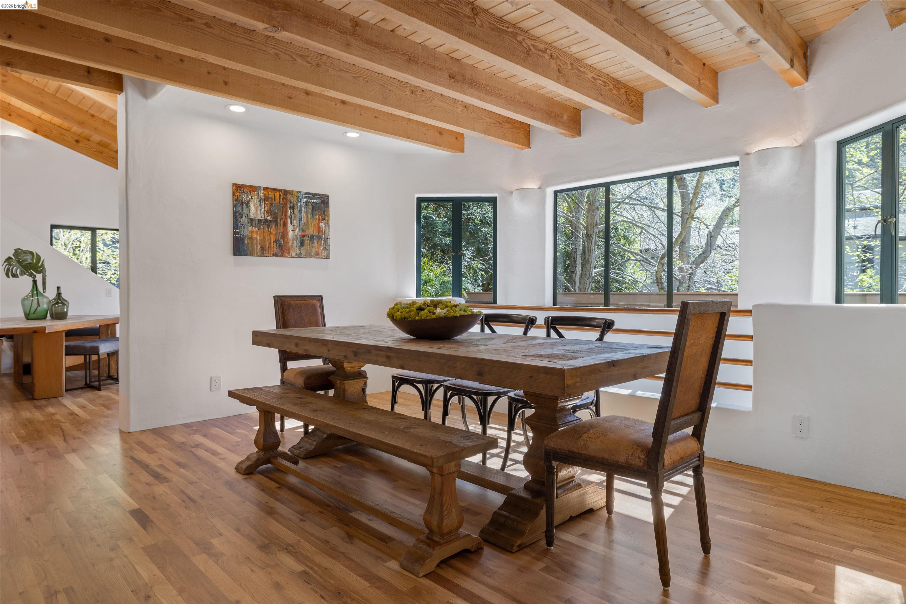 Detail Gallery Image 11 of 50 For 1102 Grand View Drive, Berkeley,  CA 94705-1628 - 3 Beds | 3/1 Baths