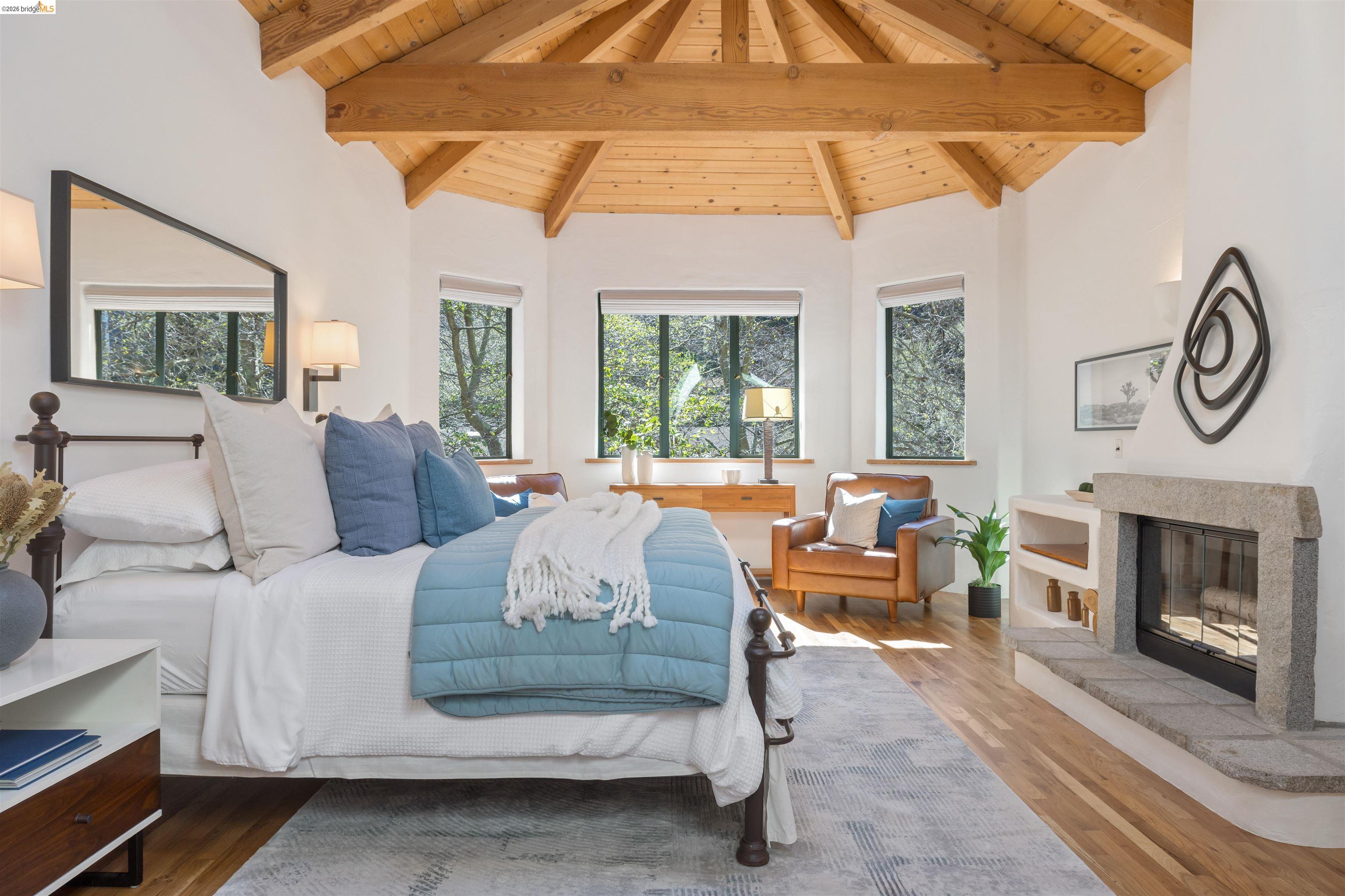 Detail Gallery Image 26 of 50 For 1102 Grand View Drive, Berkeley,  CA 94705-1628 - 3 Beds | 3/1 Baths