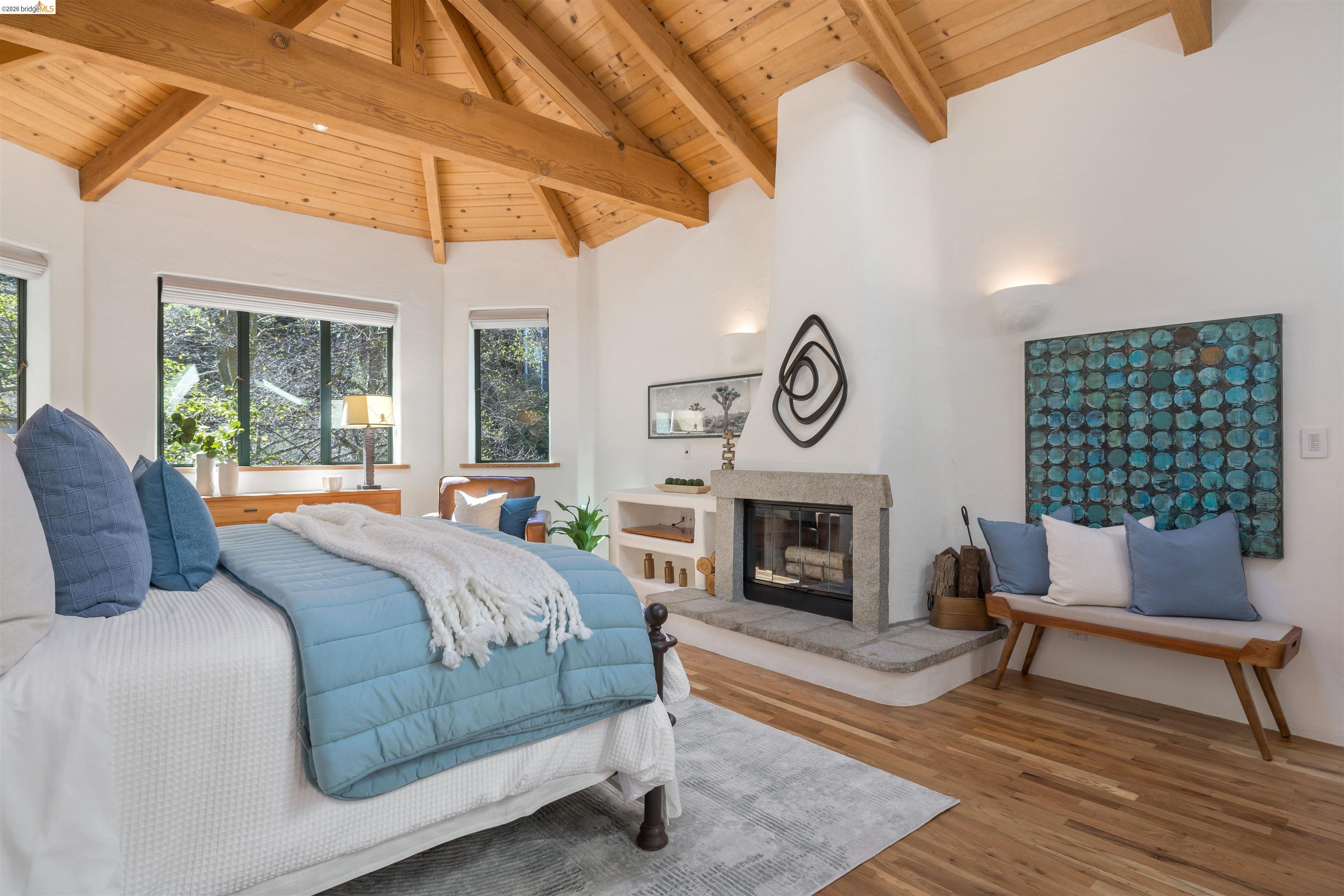 Detail Gallery Image 27 of 50 For 1102 Grand View Drive, Berkeley,  CA 94705-1628 - 3 Beds | 3/1 Baths