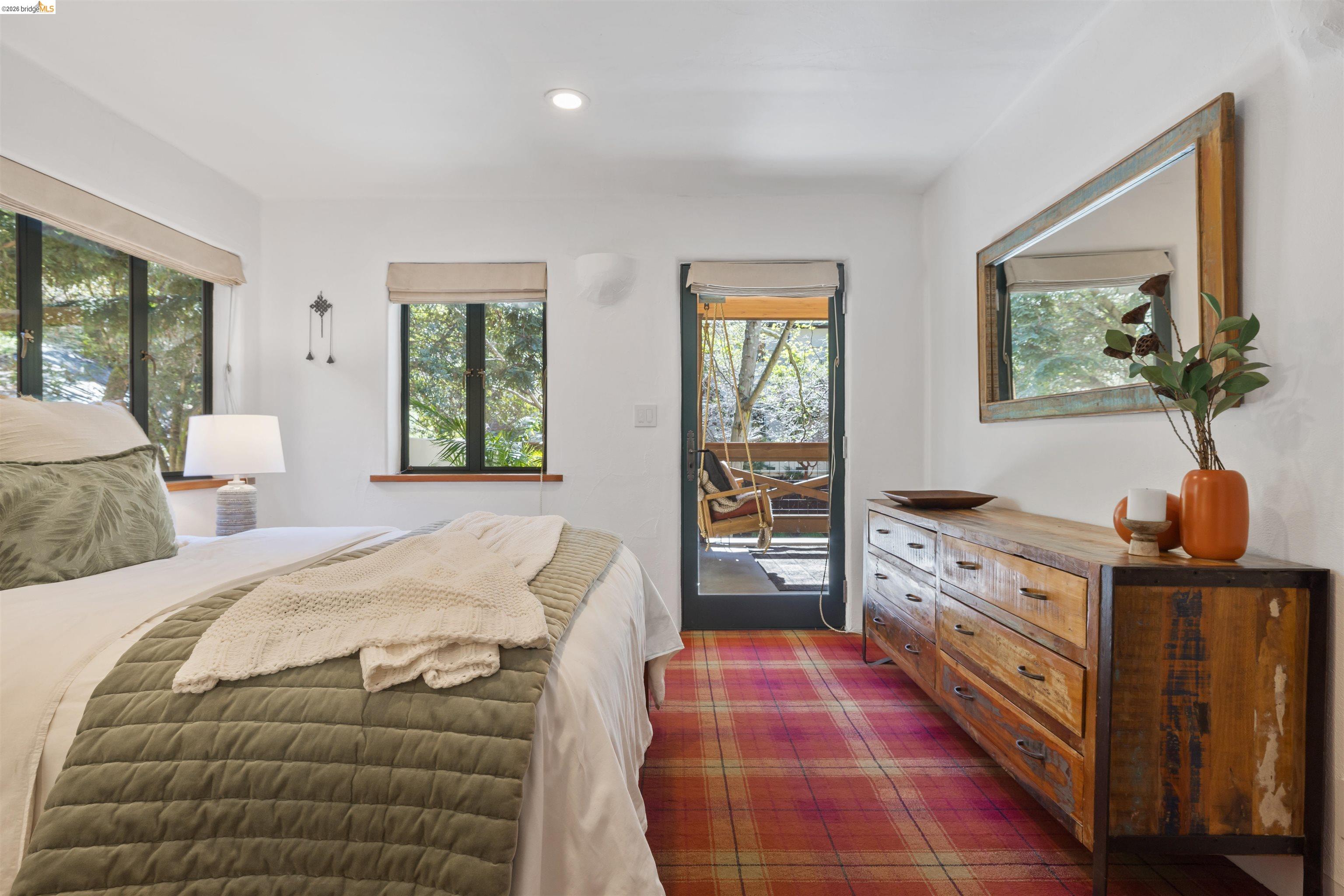 Detail Gallery Image 38 of 50 For 1102 Grand View Drive, Berkeley,  CA 94705-1628 - 3 Beds | 3/1 Baths