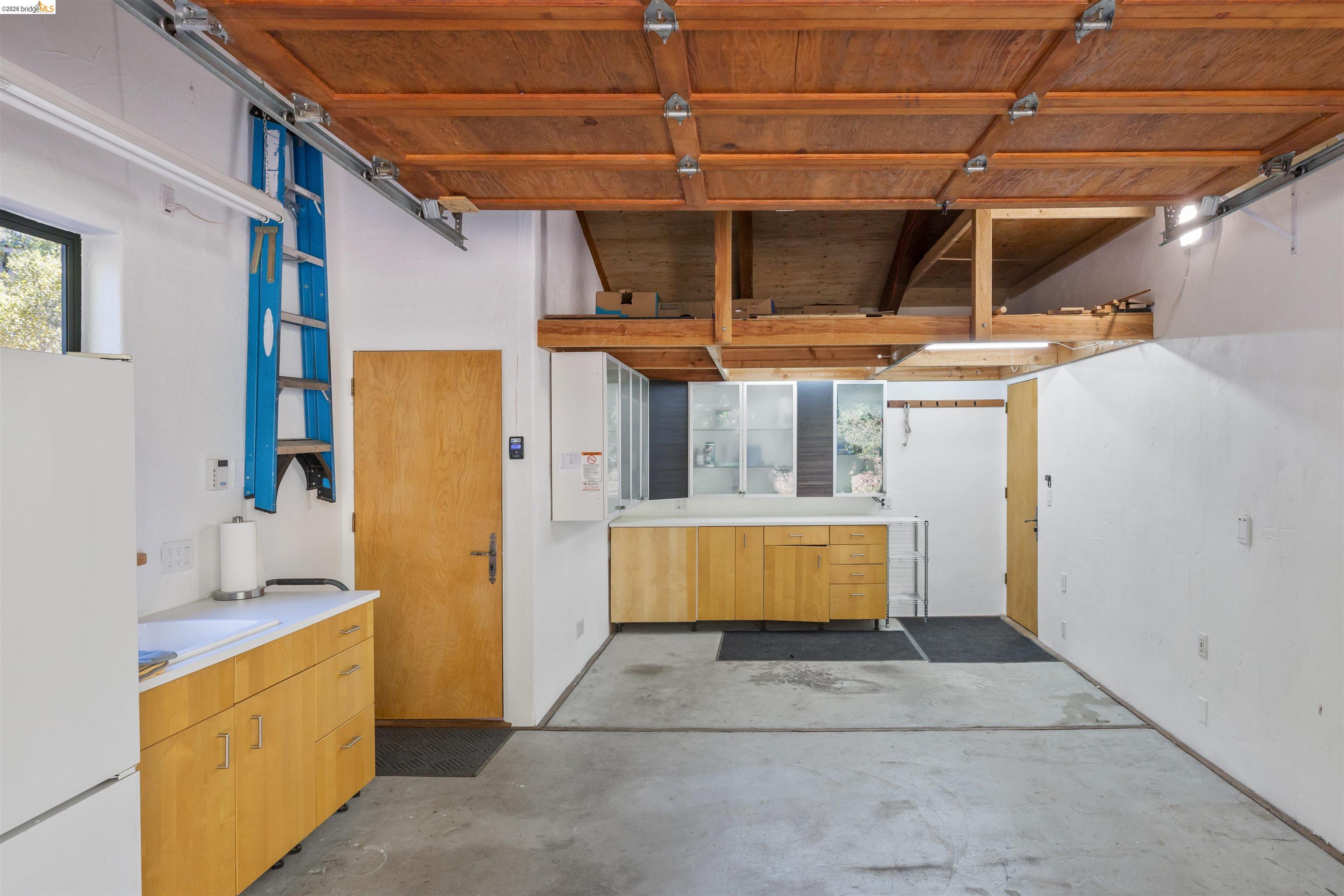 Detail Gallery Image 41 of 50 For 1102 Grand View Drive, Berkeley,  CA 94705-1628 - 3 Beds | 3/1 Baths