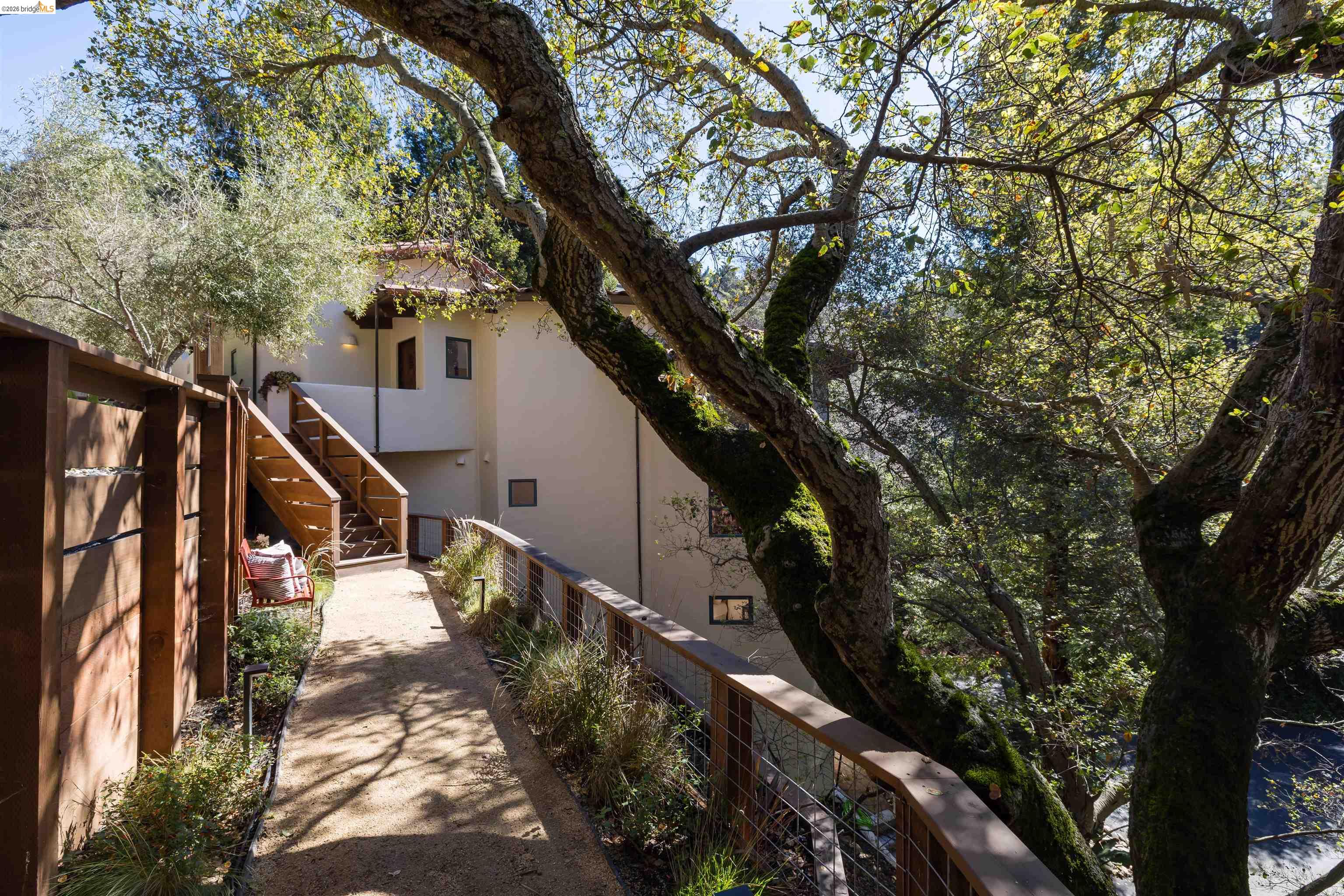 Detail Gallery Image 44 of 50 For 1102 Grand View Drive, Berkeley,  CA 94705-1628 - 3 Beds | 3/1 Baths