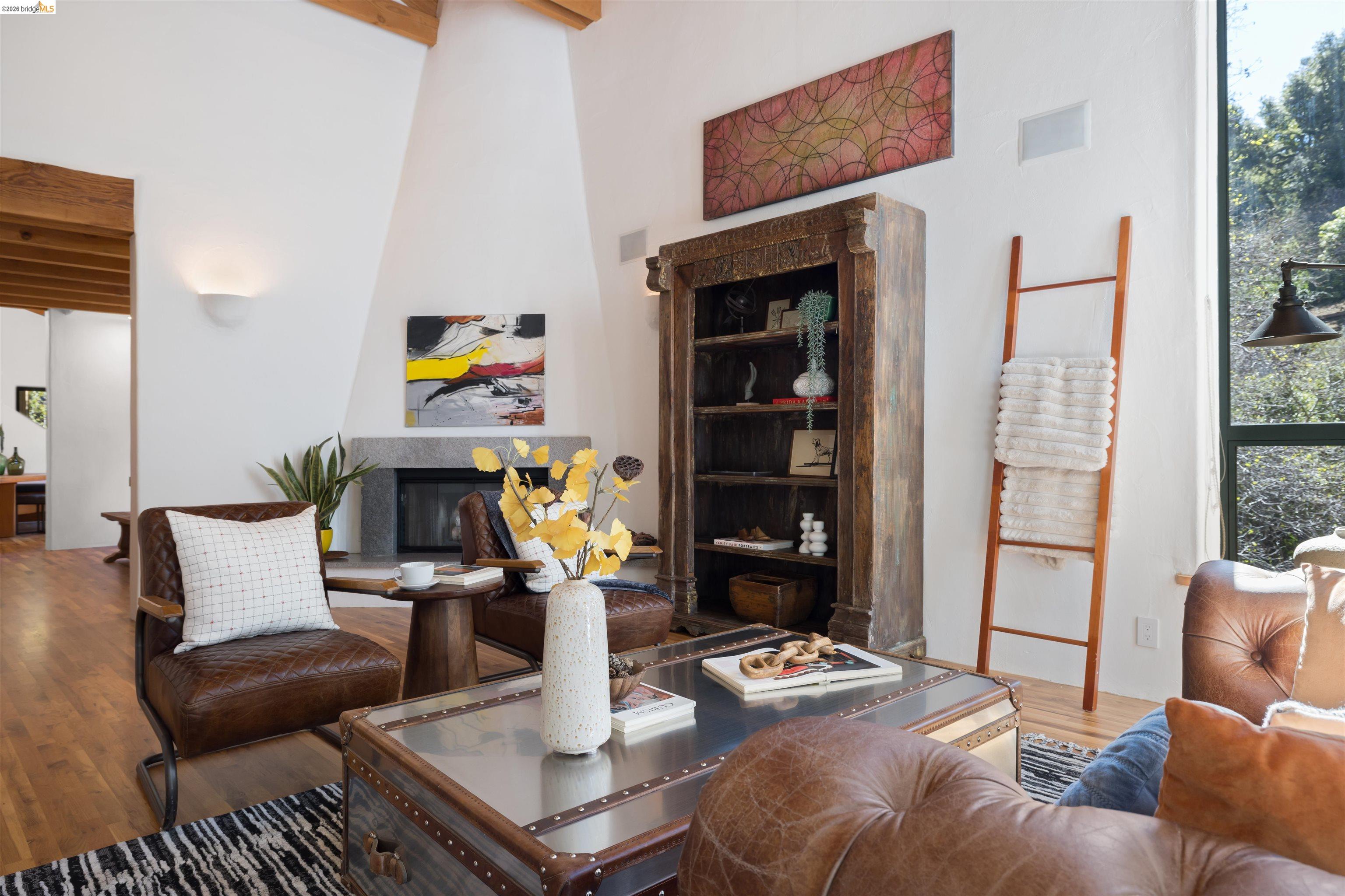 Detail Gallery Image 7 of 50 For 1102 Grand View Drive, Berkeley,  CA 94705-1628 - 3 Beds | 3/1 Baths