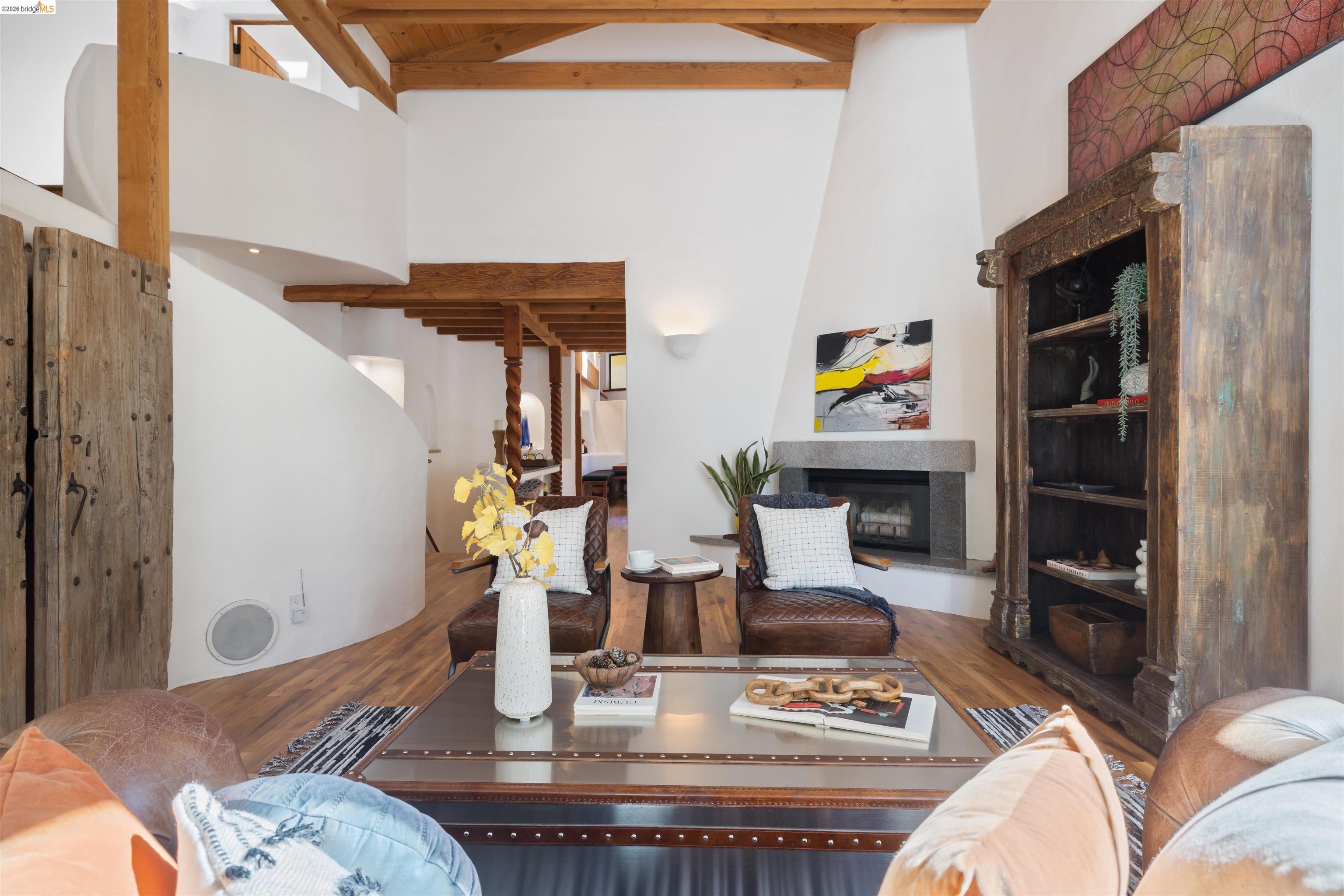 Detail Gallery Image 8 of 50 For 1102 Grand View Drive, Berkeley,  CA 94705-1628 - 3 Beds | 3/1 Baths