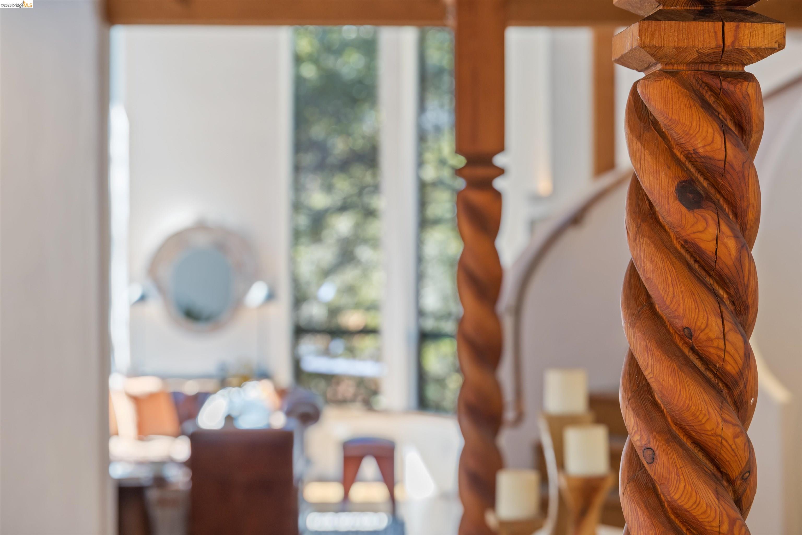 Detail Gallery Image 9 of 50 For 1102 Grand View Drive, Berkeley,  CA 94705-1628 - 3 Beds | 3/1 Baths