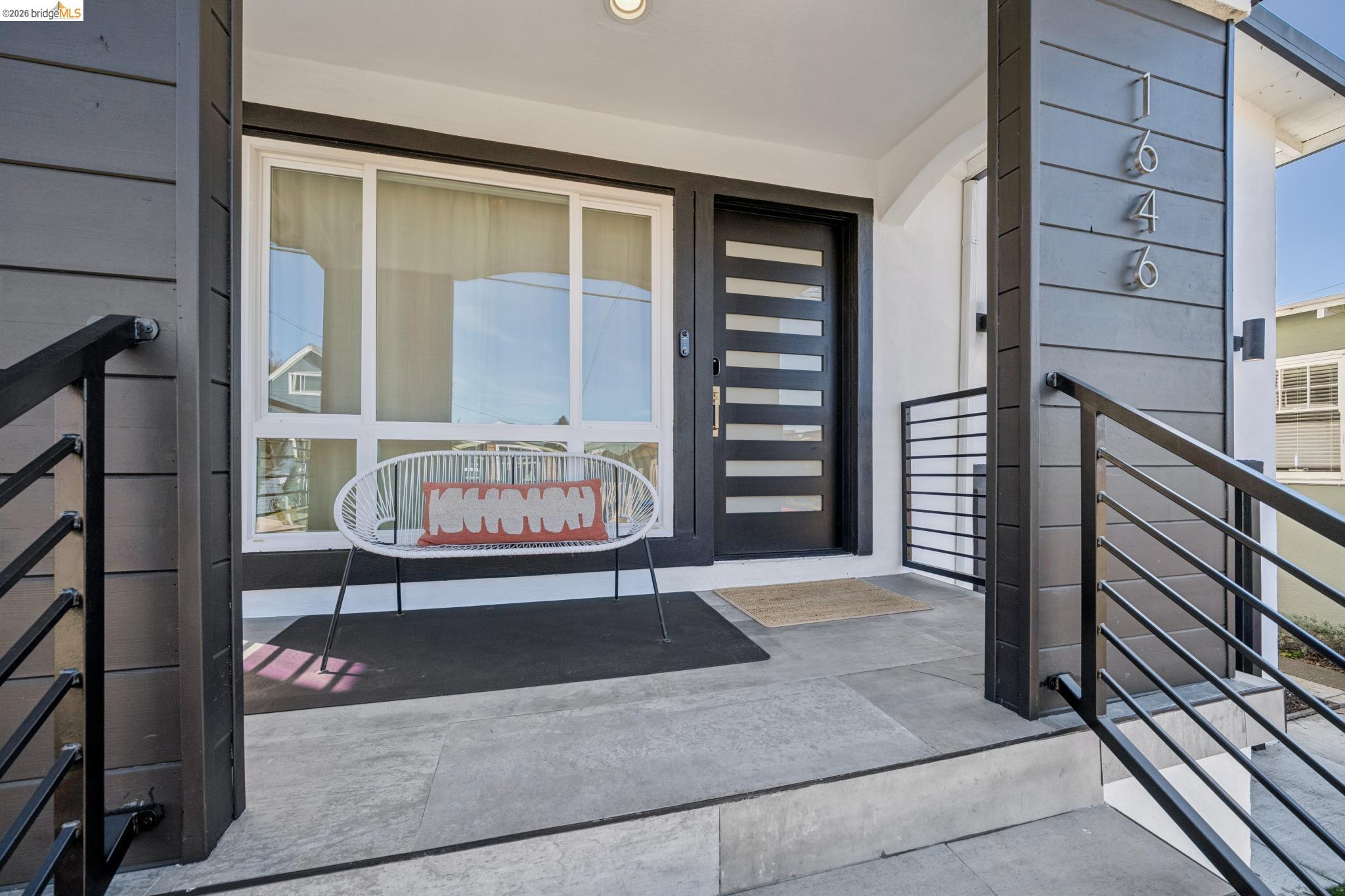 Detail Gallery Image 2 of 58 For 1646 Ashby Ave, Berkeley,  CA 94703 - 3 Beds | 2 Baths