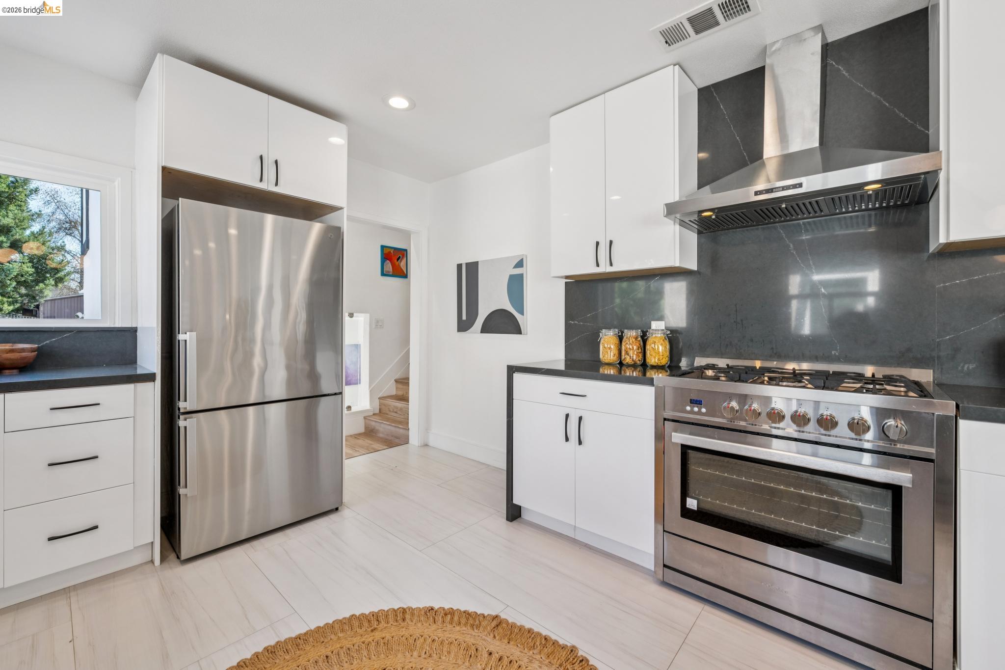 Detail Gallery Image 14 of 58 For 1646 Ashby Ave, Berkeley,  CA 94703 - 3 Beds | 2 Baths