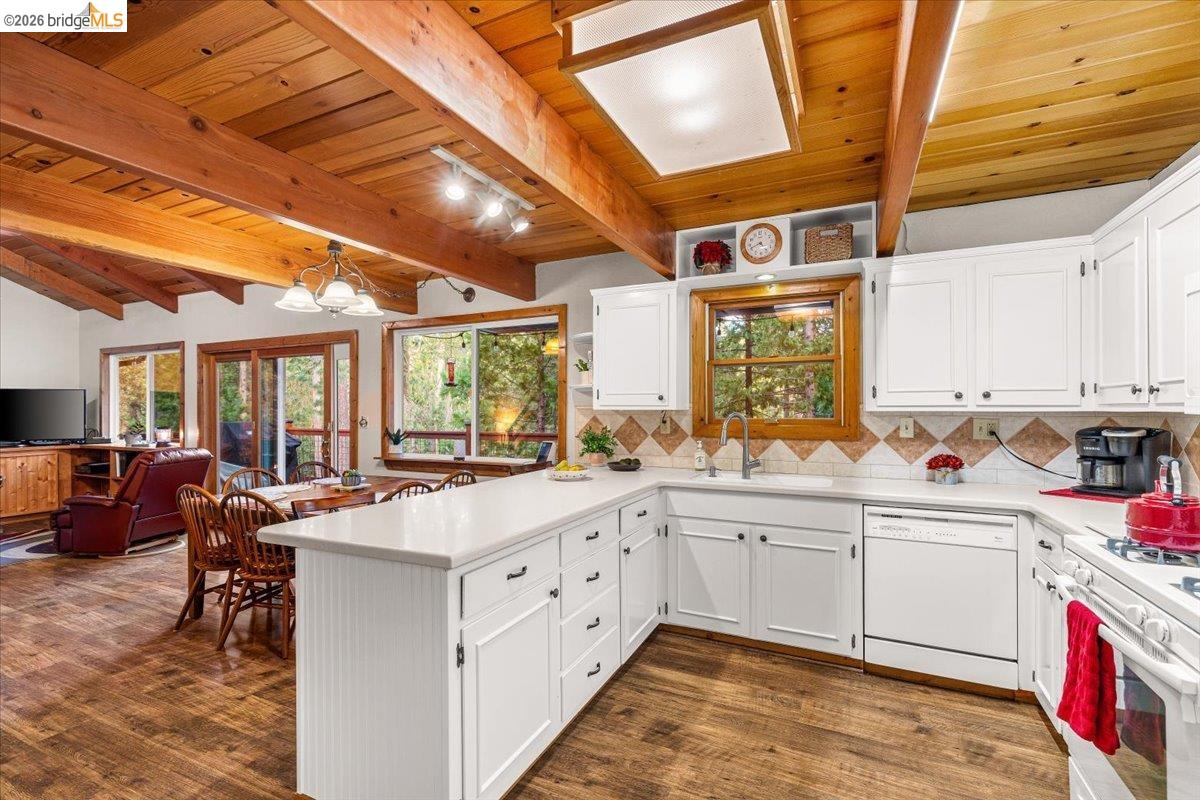 Detail Gallery Image 9 of 51 For 17204 Nile River Dr, Sonora,  CA 95370 - 4 Beds | 2 Baths