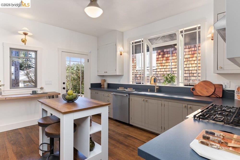 Detail Gallery Image 26 of 60 For 3046 Deakin St, Berkeley,  CA 94705 - 4 Beds | 2 Baths