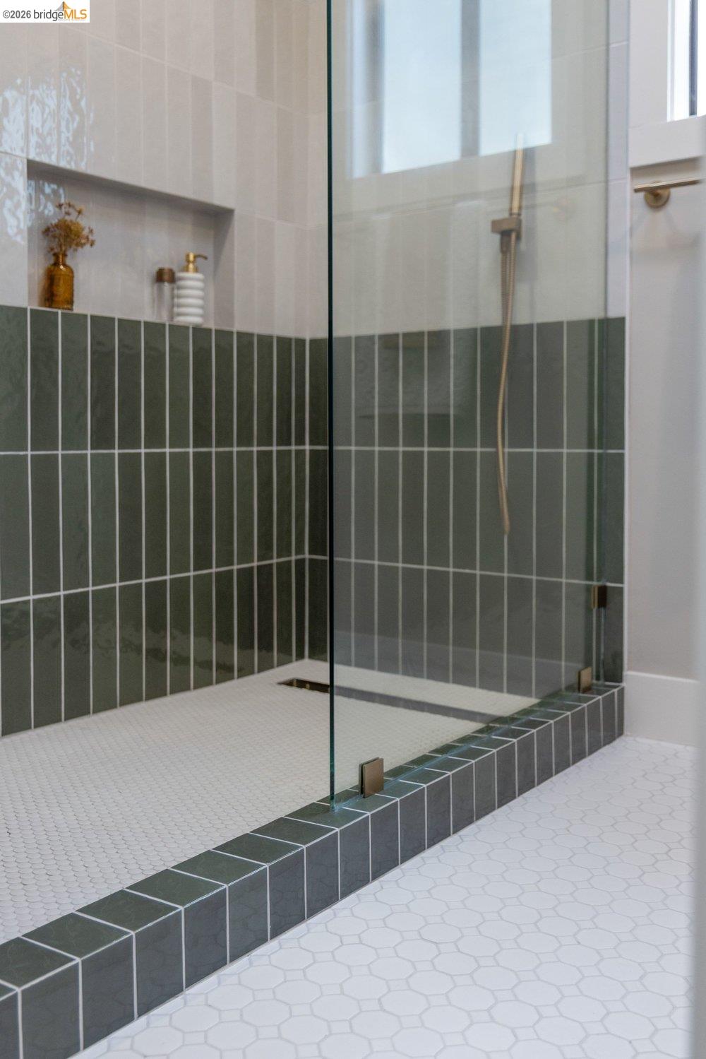 Detail Gallery Image 36 of 60 For 3046 Deakin St, Berkeley,  CA 94705 - 4 Beds | 2 Baths