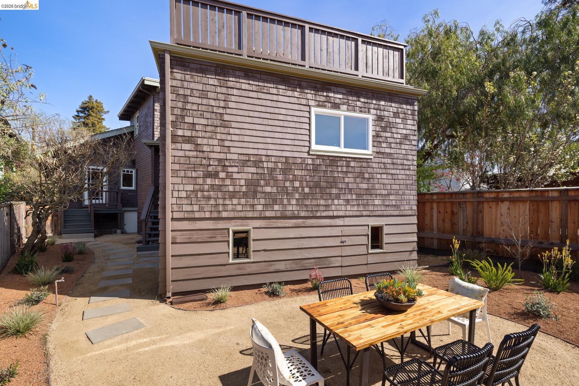 Detail Gallery Image 52 of 60 For 3046 Deakin St, Berkeley,  CA 94705 - 4 Beds | 2 Baths