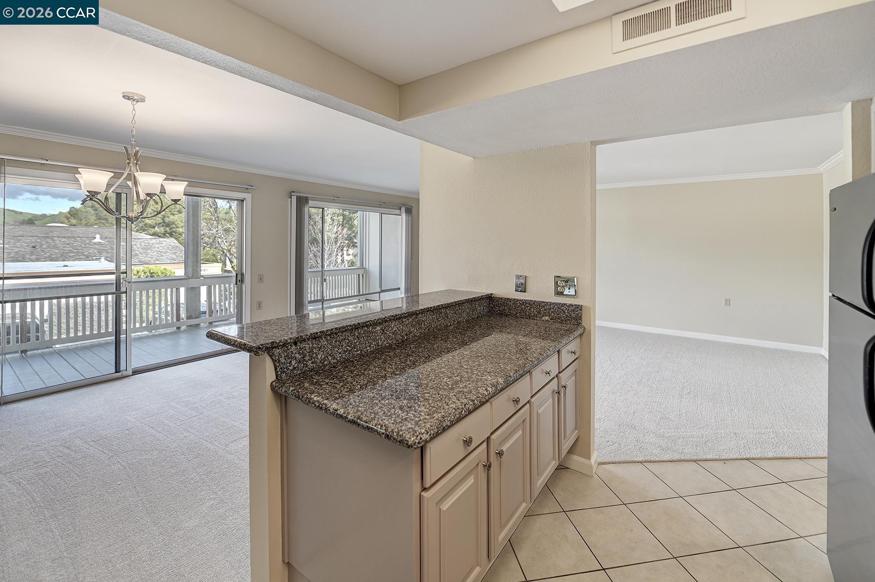 Photo #9: 41125900 Listing: Photo #9