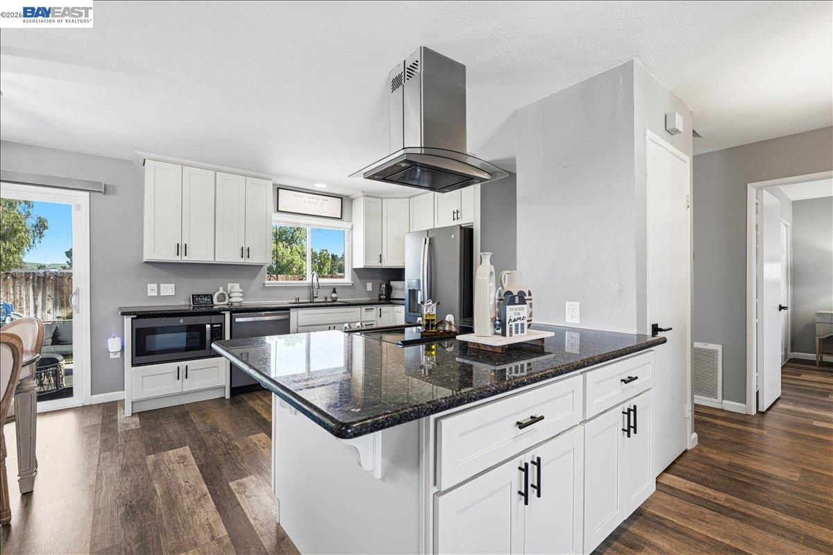 Detail Gallery Image 12 of 53 For 1279 Marigold Rd., Livermore,  CA 94551 - 2 Beds | 2 Baths