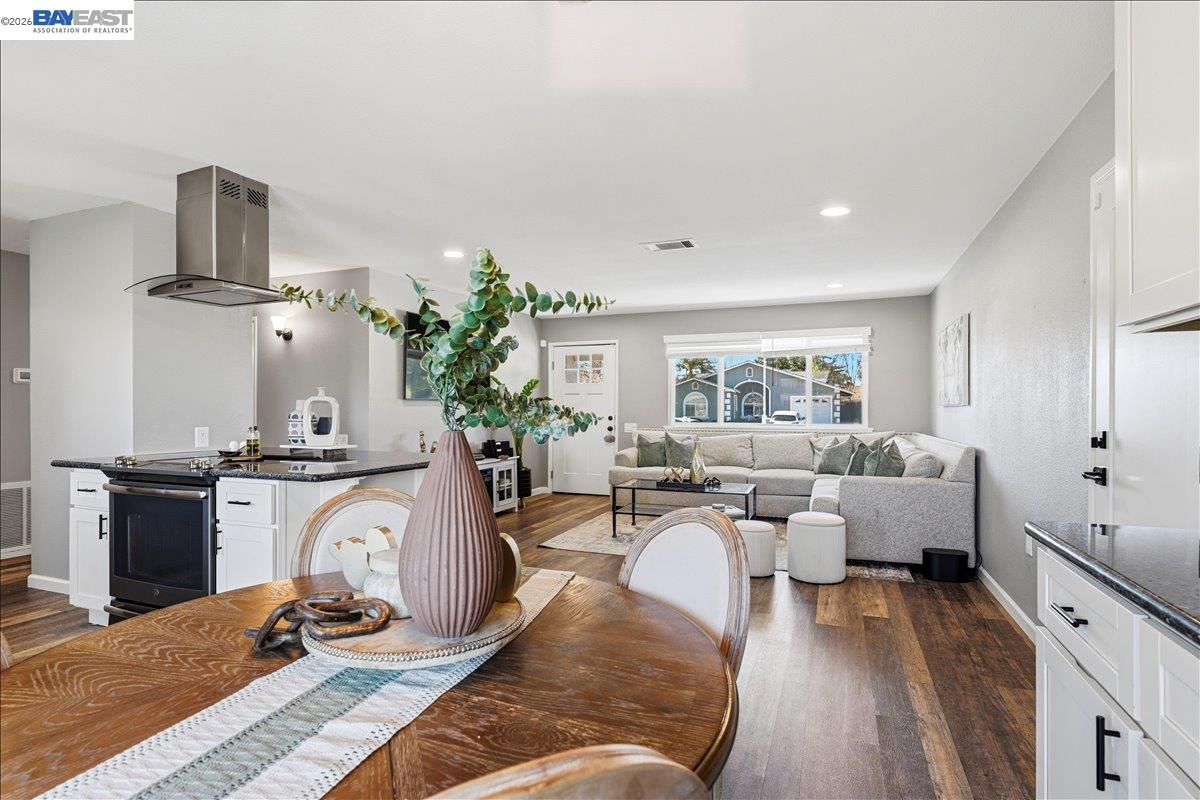 Detail Gallery Image 16 of 53 For 1279 Marigold Rd., Livermore,  CA 94551 - 2 Beds | 2 Baths