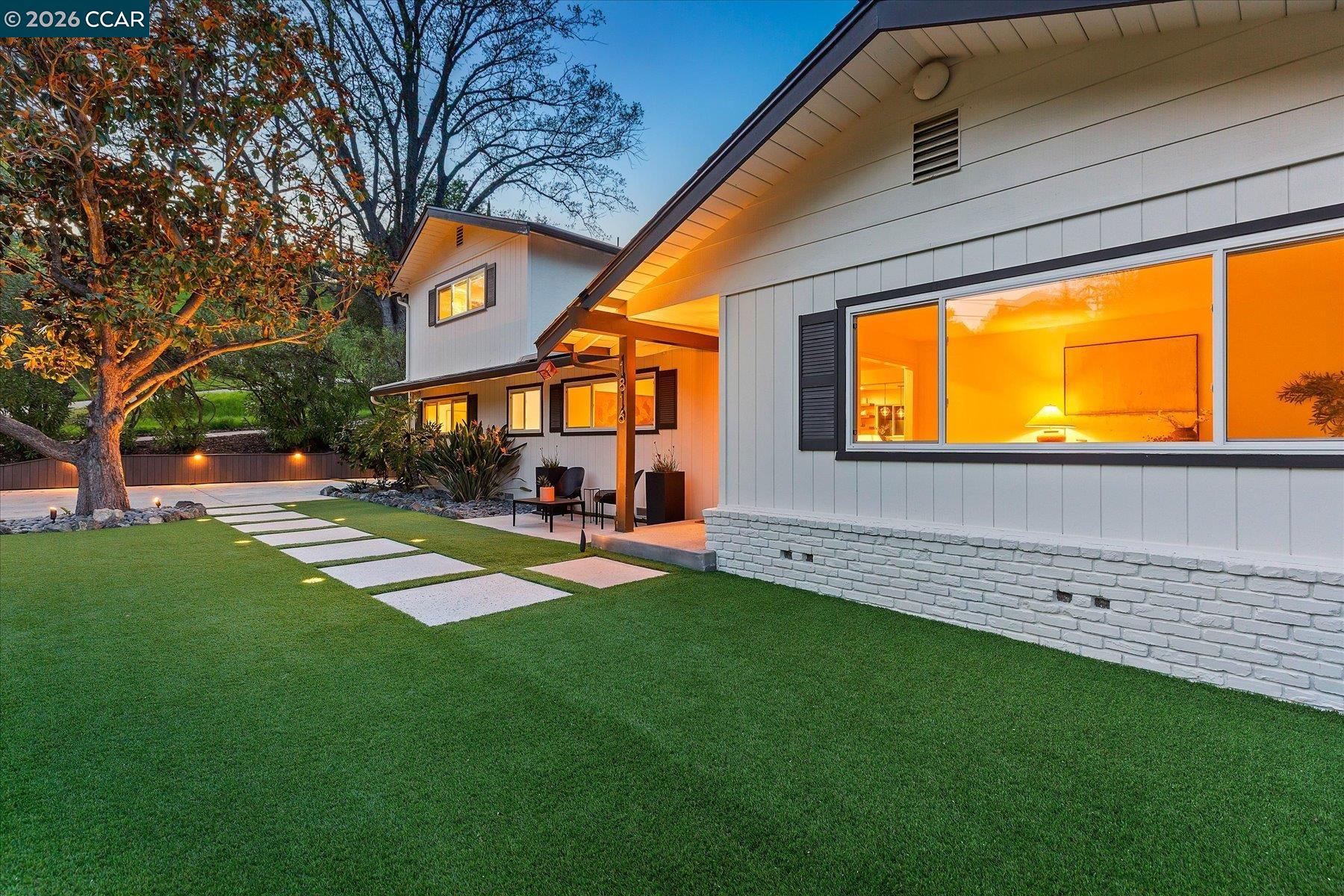 Detail Gallery Image 2 of 51 For 1816 Meadow Ln, Walnut Creek,  CA 94595 - 5 Beds | 3/1 Baths