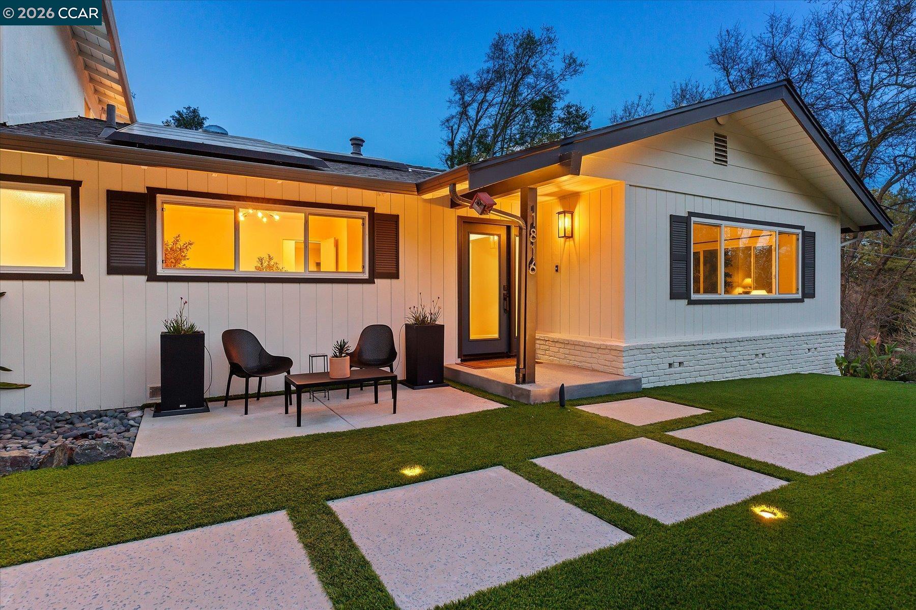 Detail Gallery Image 3 of 51 For 1816 Meadow Ln, Walnut Creek,  CA 94595 - 5 Beds | 3/1 Baths