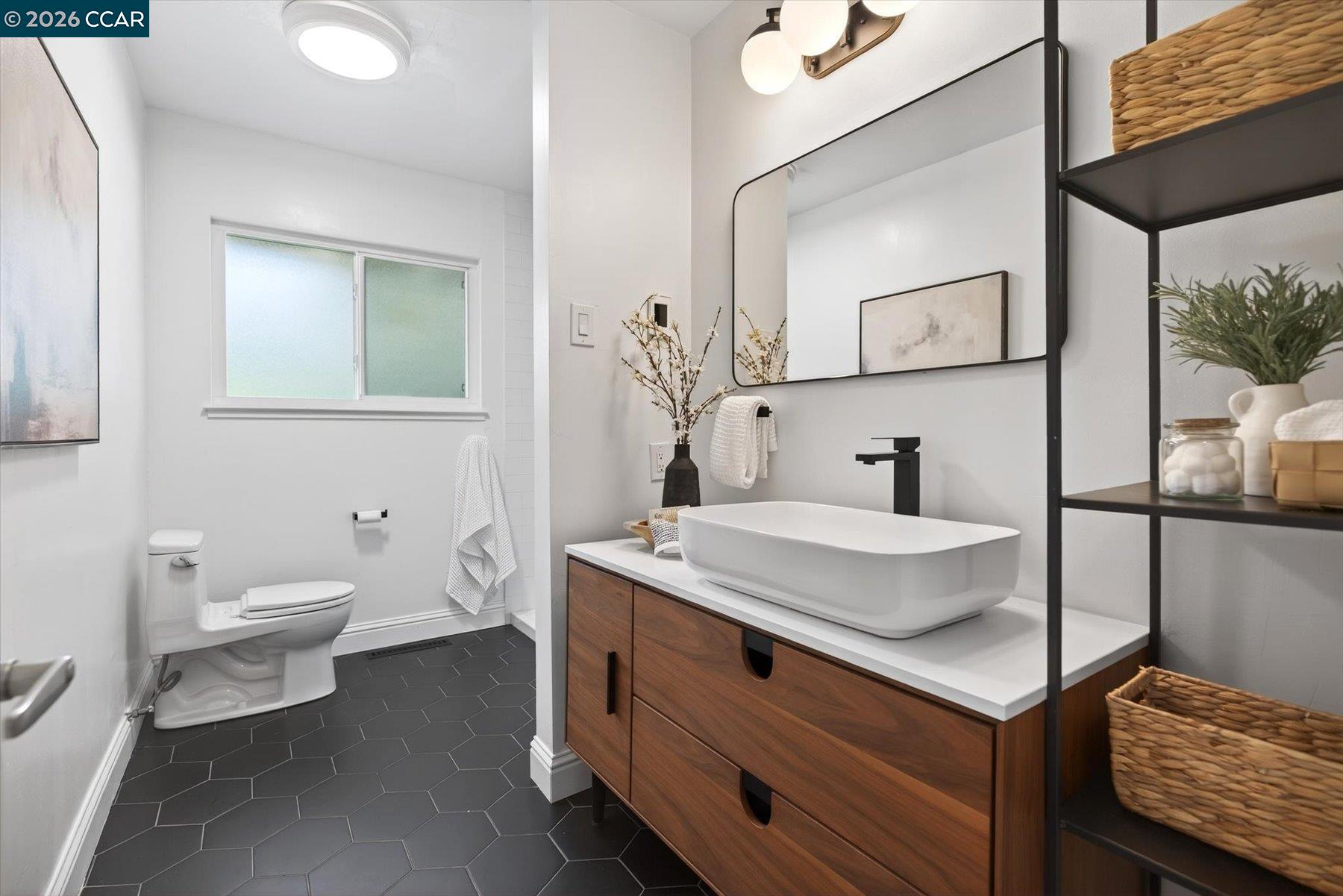 Detail Gallery Image 29 of 51 For 1816 Meadow Ln, Walnut Creek,  CA 94595 - 5 Beds | 3/1 Baths