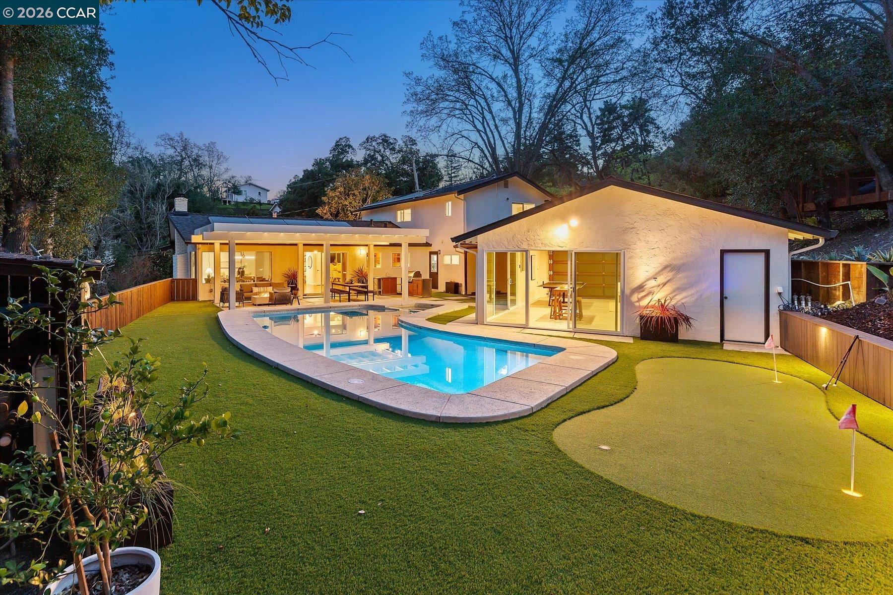 Detail Gallery Image 5 of 51 For 1816 Meadow Ln, Walnut Creek,  CA 94595 - 5 Beds | 3/1 Baths