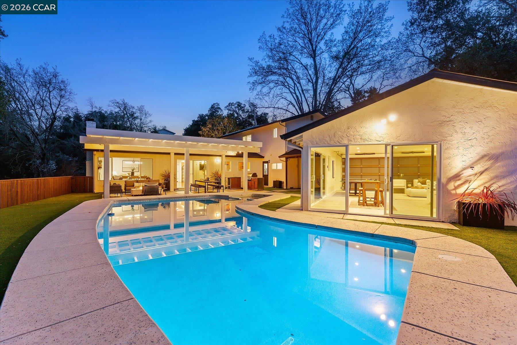 Detail Gallery Image 6 of 51 For 1816 Meadow Ln, Walnut Creek,  CA 94595 - 5 Beds | 3/1 Baths