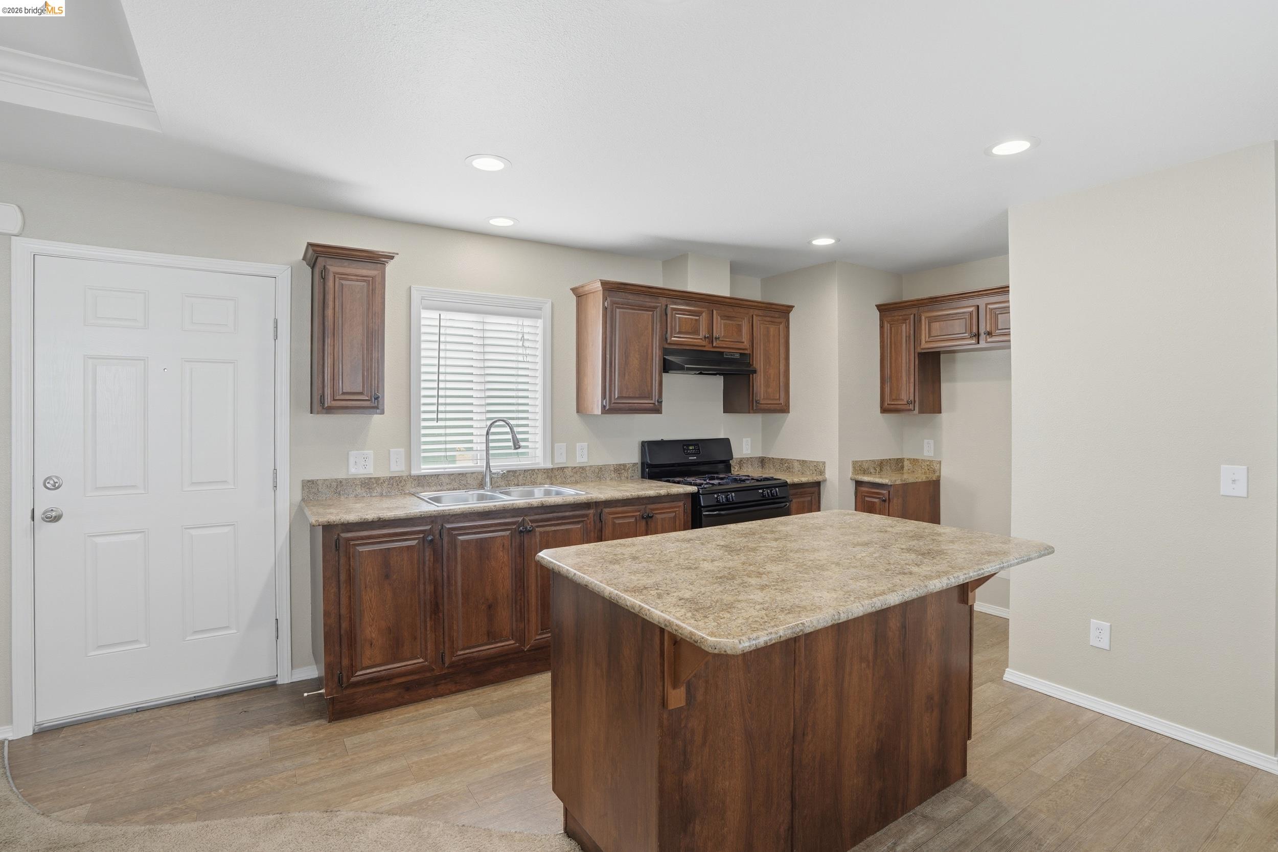 Detail Gallery Image 12 of 31 For 360 E Grant Line Rd Spc 18,  Tracy,  CA 95376 - 2 Beds | 1 Baths