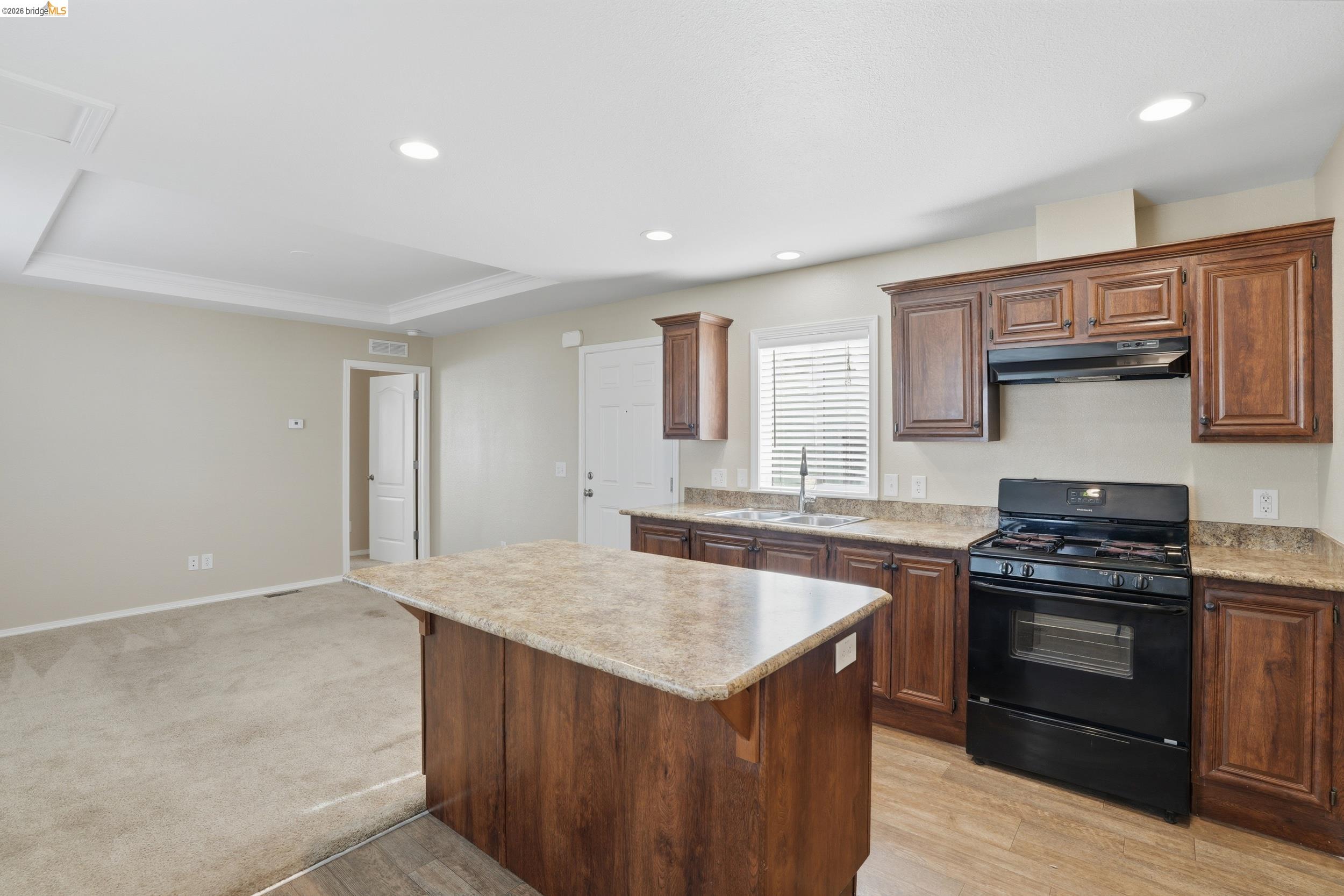 Detail Gallery Image 5 of 31 For 360 E Grant Line Rd Spc 18,  Tracy,  CA 95376 - 2 Beds | 1 Baths